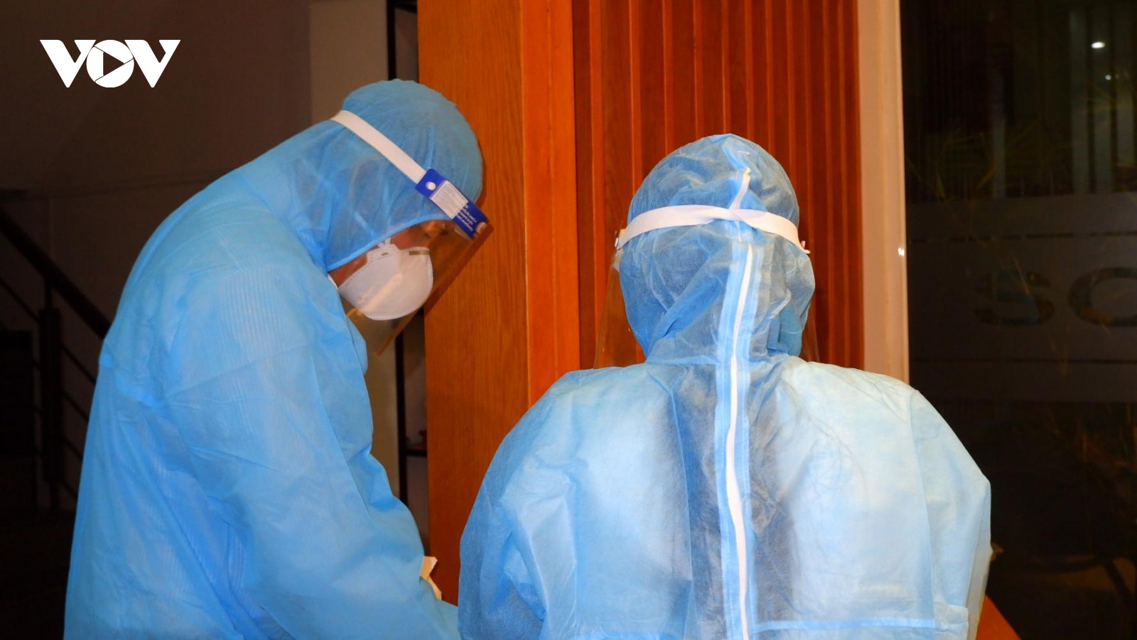 Phát hiện thêm 2 vợ chồng nghi nhiễm Covid-19 qua khám sàng lọc ở bệnh viện