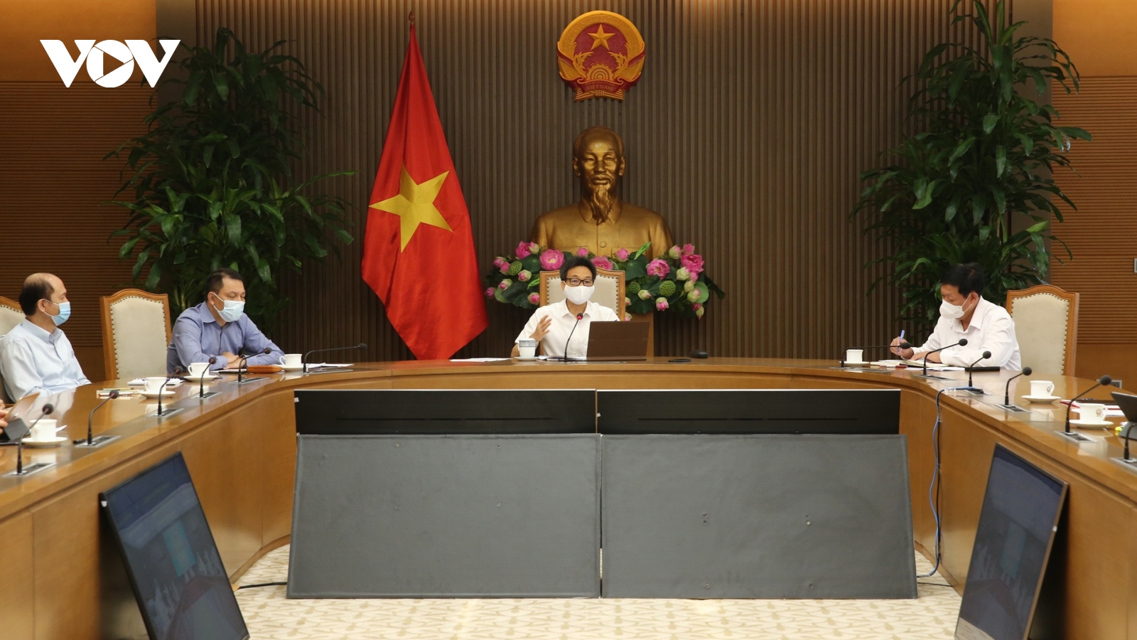 PTT Vũ Đức Đam: Tránh tình trạng thấy nguy cơ có dịch, cho công nhân trở về địa phương