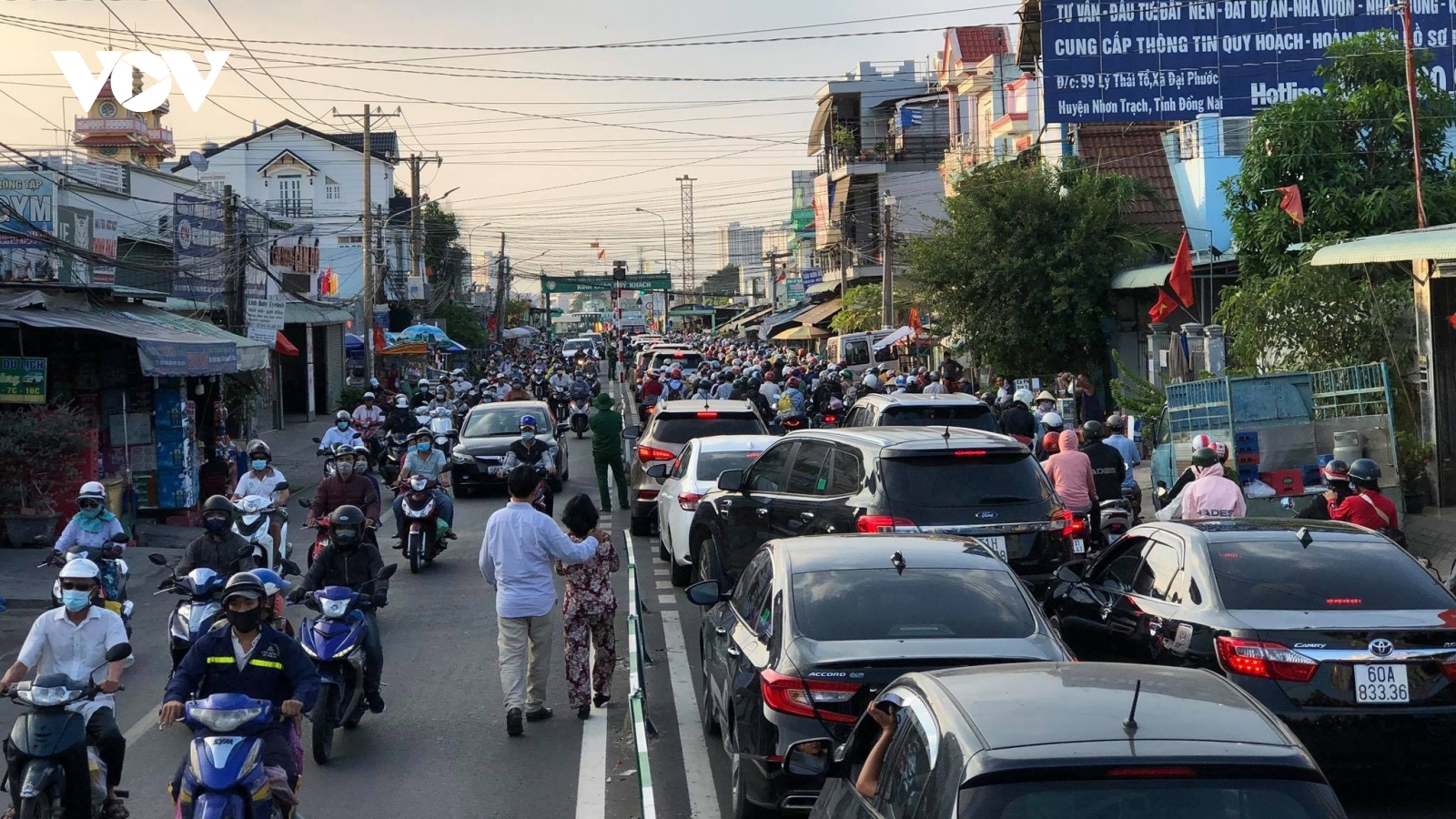 Các cửa ngõ vào TP. HCM bắt đầu đông đúc sau kỳ nghỉ lễ