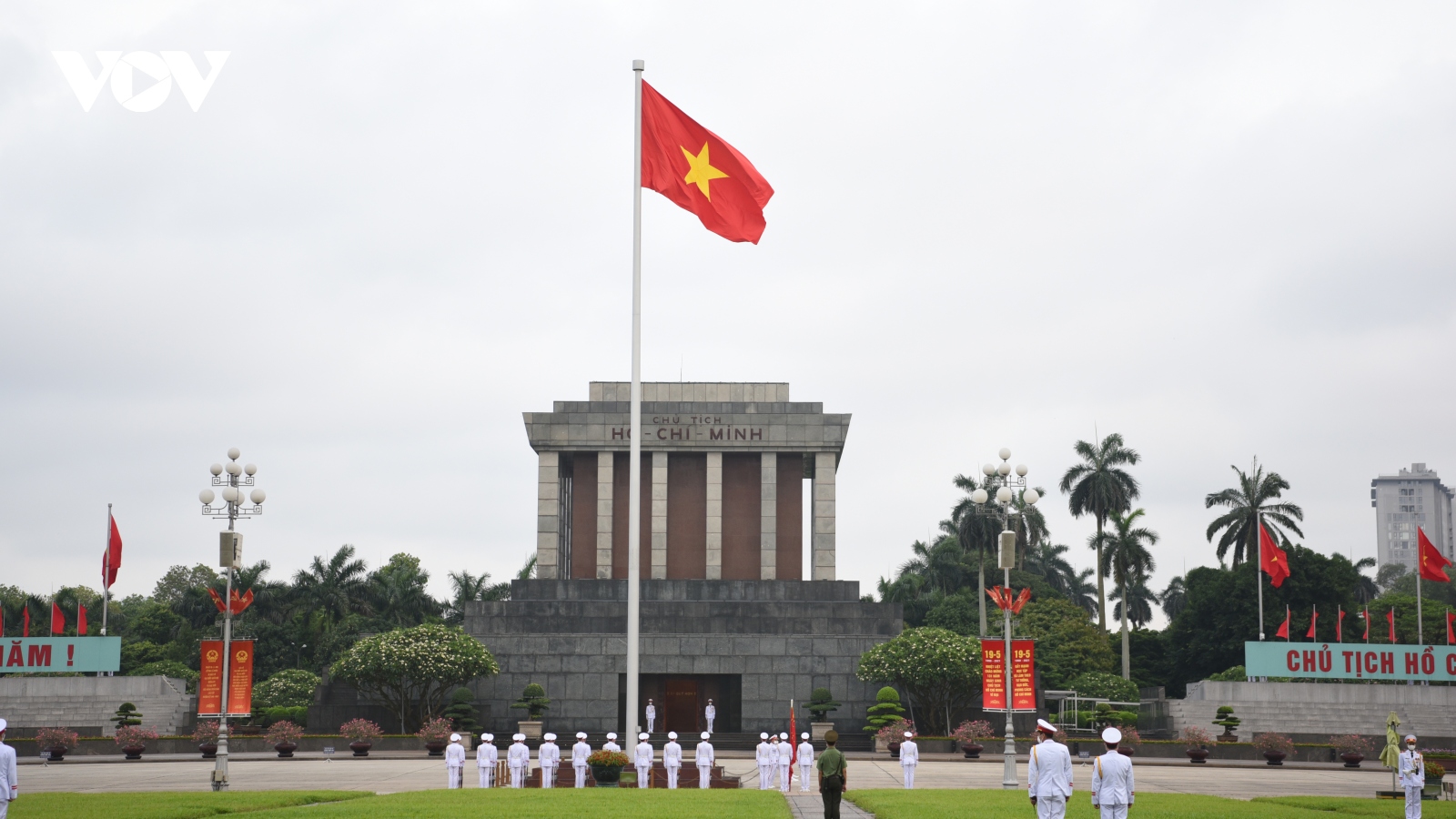 Lễ thượng cờ tại quảng trường Ba Đình và 5 triệu cử tri Hà Nội thực hiện quyền công dân