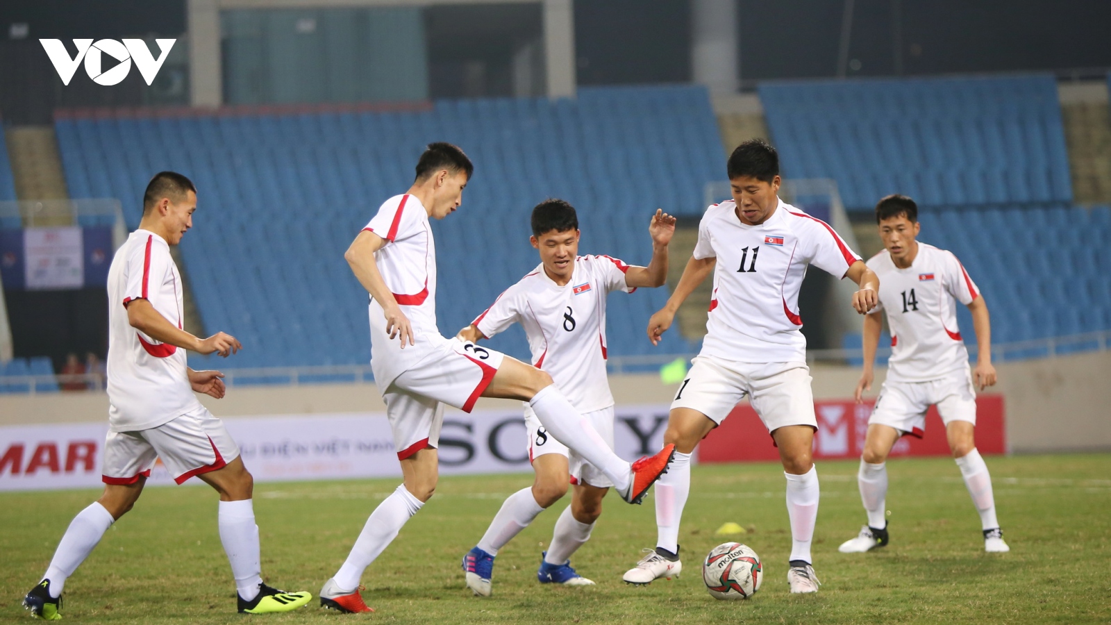 Bóng đá châu Á "oằn mình" khi đại dịch Covid-19 trở lại