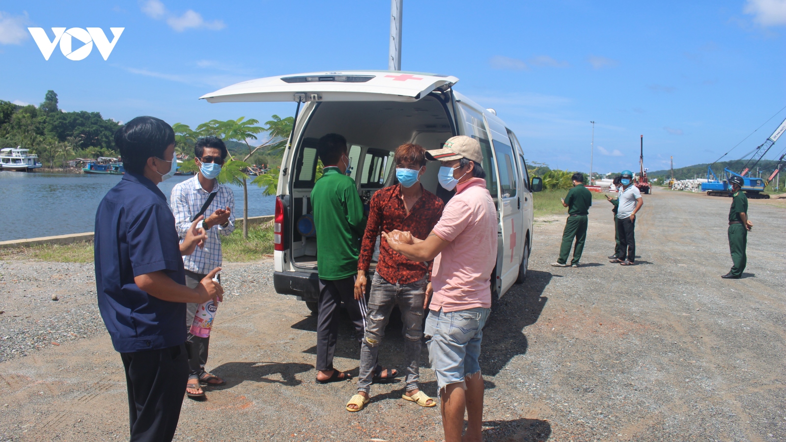 Kiên Giang: Người nhập cảnh đổ về đông, các khu cách ly tập trung ở TP Hà Tiên quá tải