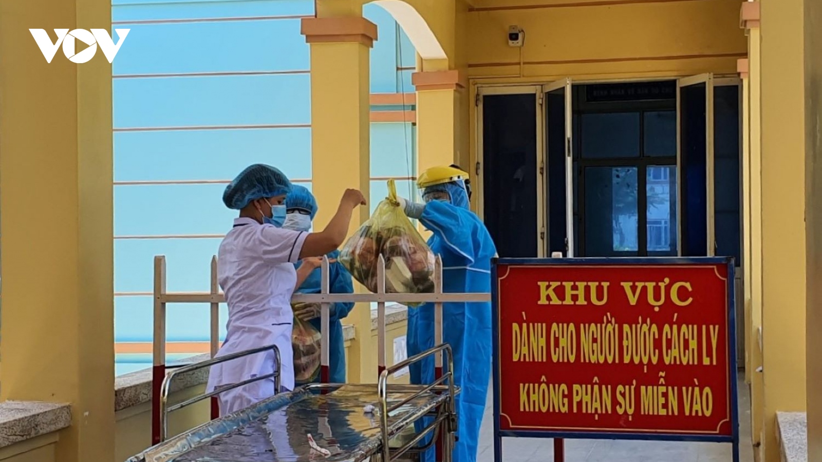 F0 tăng nhanh, Quảng Ngãi trưng dụng TTYT Bình Sơn để điều trị COVID-19