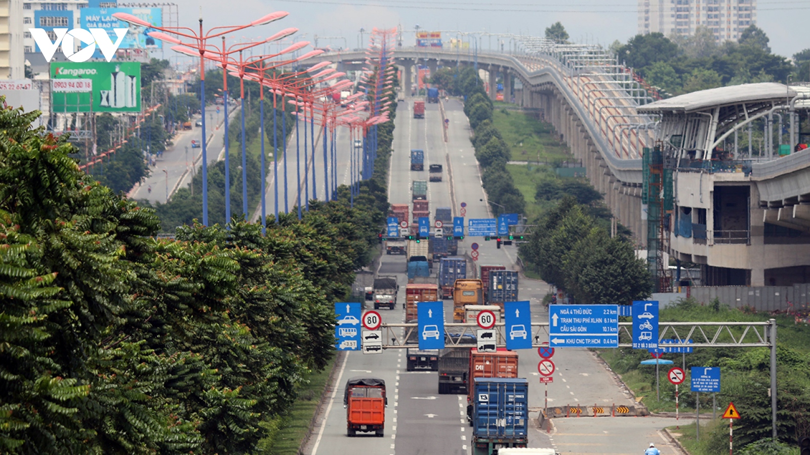 Có nên bỏ “giấy thông hành” Covid-19?