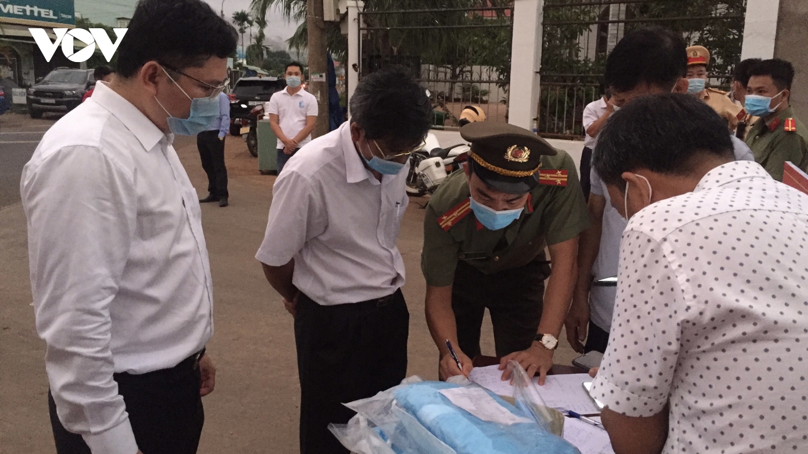 Bà Rịa-Vũng Tàu khẩn trương truy vết liên quan 2 ca dương tính với SARS-CoV-2