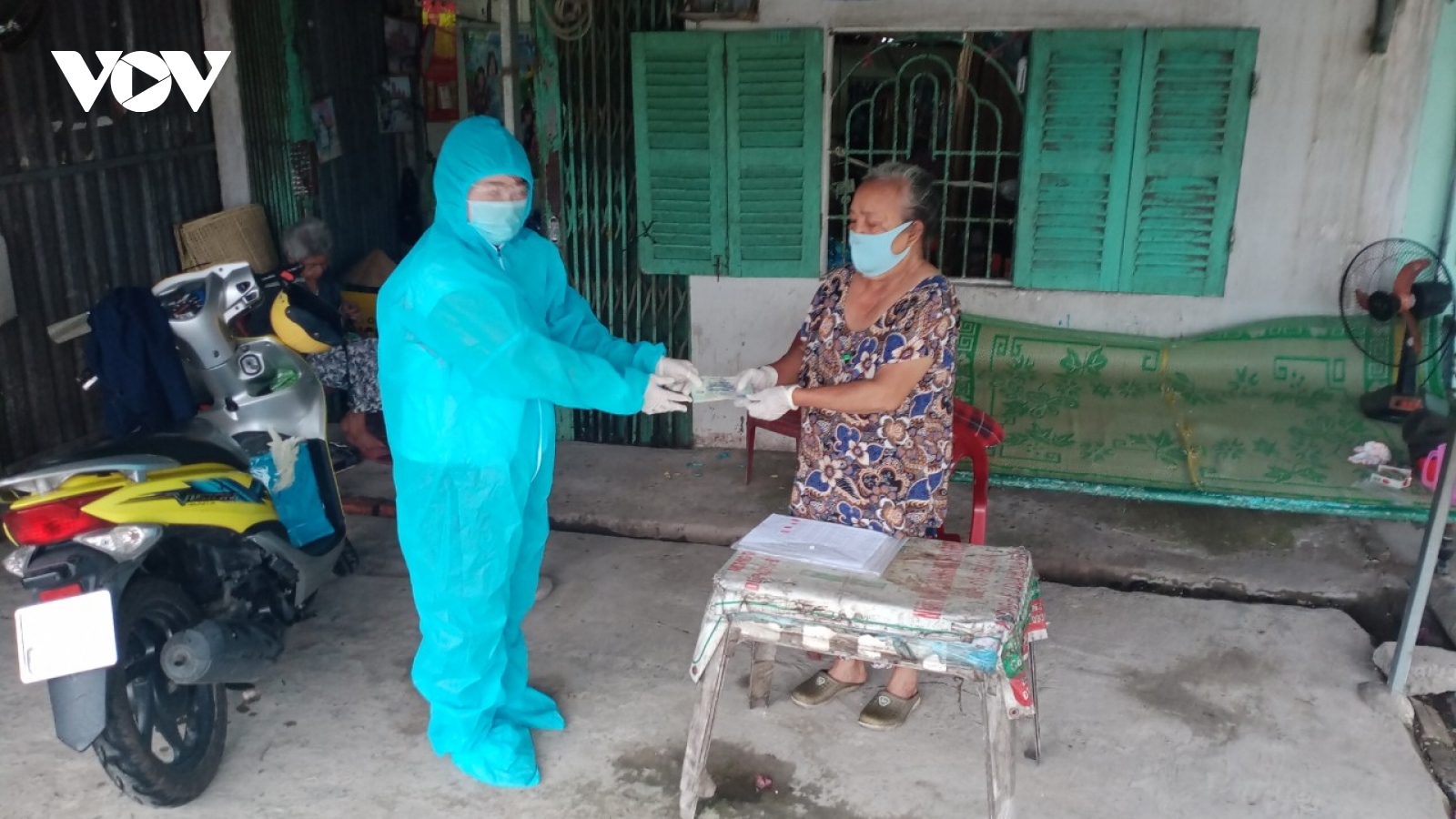 Hậu Giang trao tặng hàng trăm phần quà cho các các nạn nhân chất độc da cam/dioxin