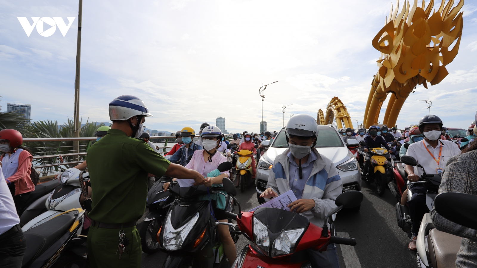 Đà Nẵng chấn chỉnh việc cấp giấy đi đường