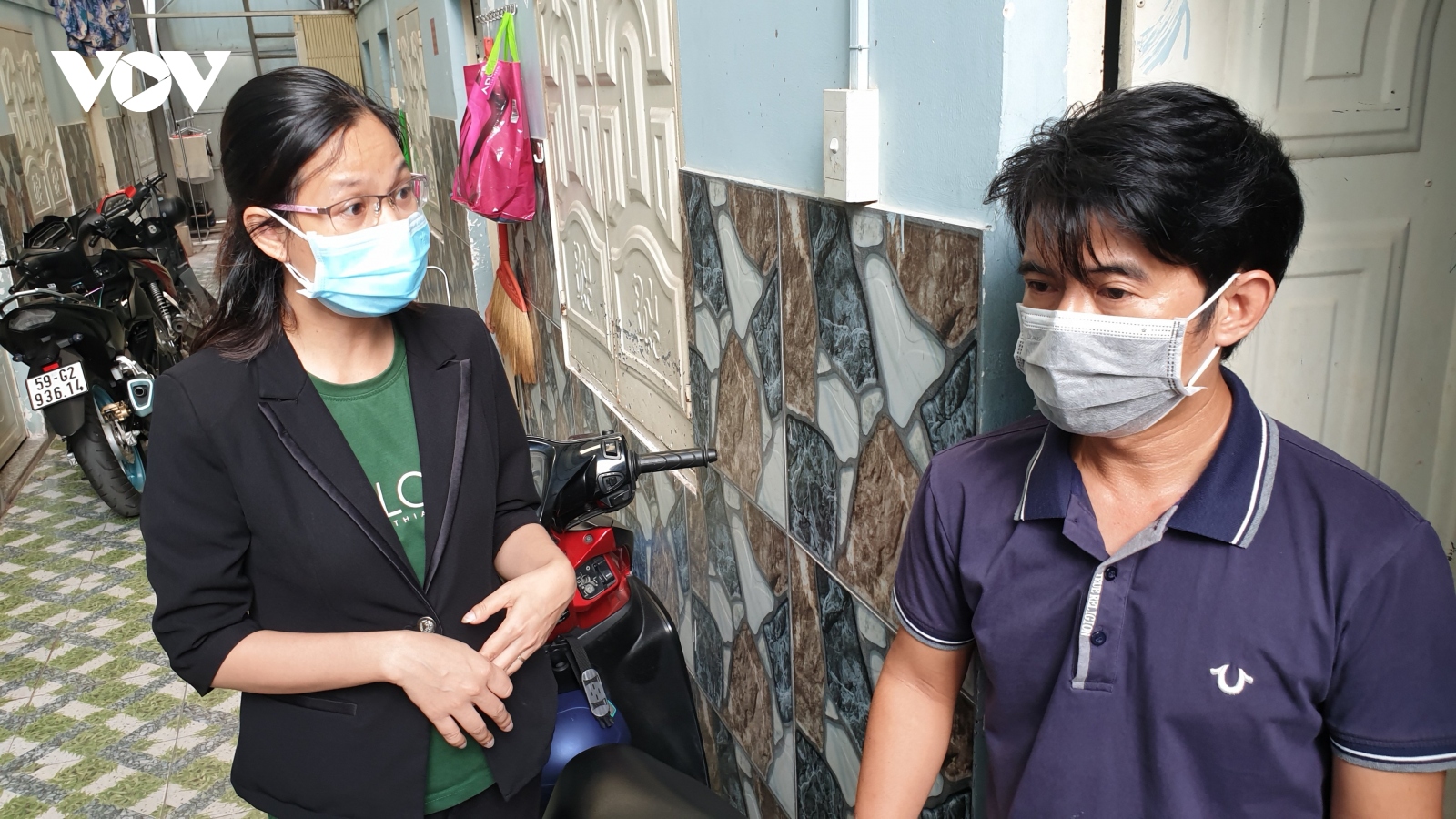 Phát gạo nhưng bắt ký nhận 1,5 triệu đồng ở TP.HCM: Phường xuống tận nơi xin lỗi người dân