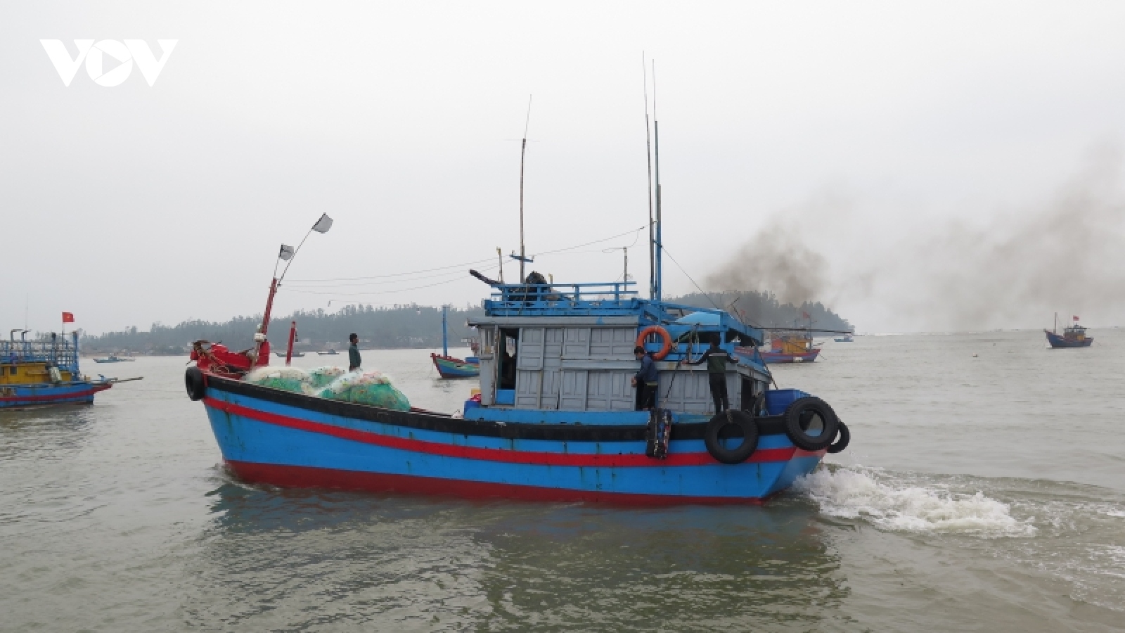 Quảng Ngãi nghiêm cấm tất cả tàu thuyền ra khơi từ 11h ngày 23/9