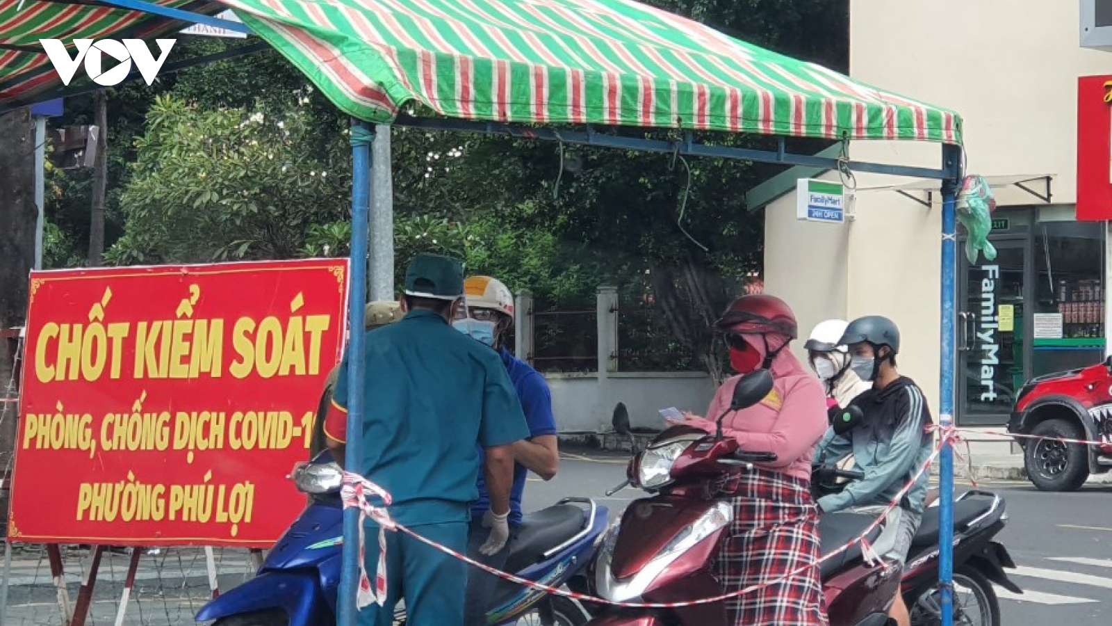 Người ngoại tỉnh ở Bình Dương chưa được phép tự do về quê