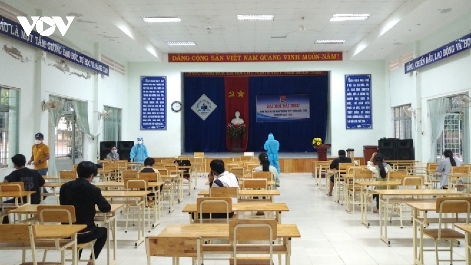 Kon Tum có F0 là học sinh, hàng chục học sinh và giáo viên có thể phải cách ly tập trung