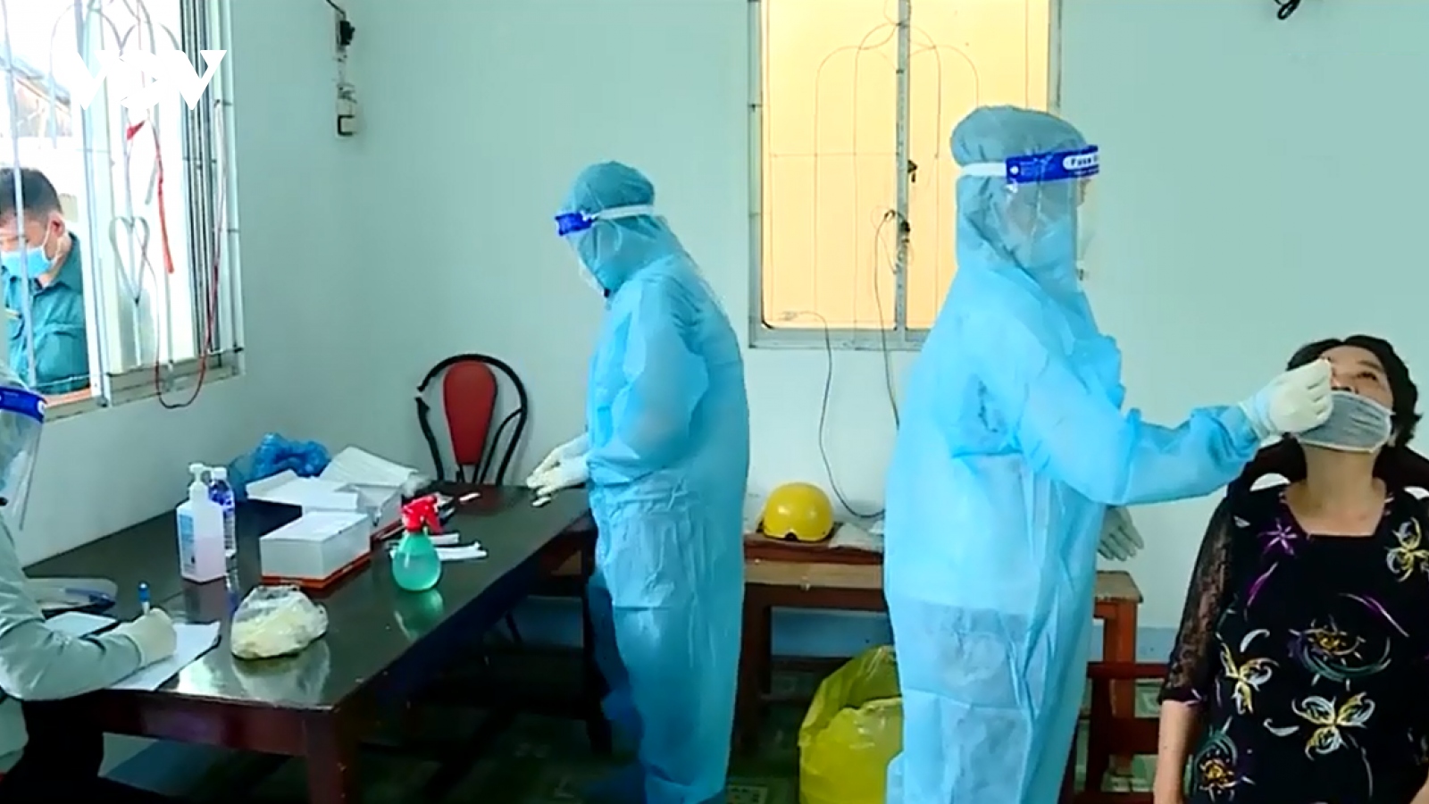 F0 vẫn ở mức cao, Vĩnh Long và Sóc Trăng nâng cấp độ chống dịch