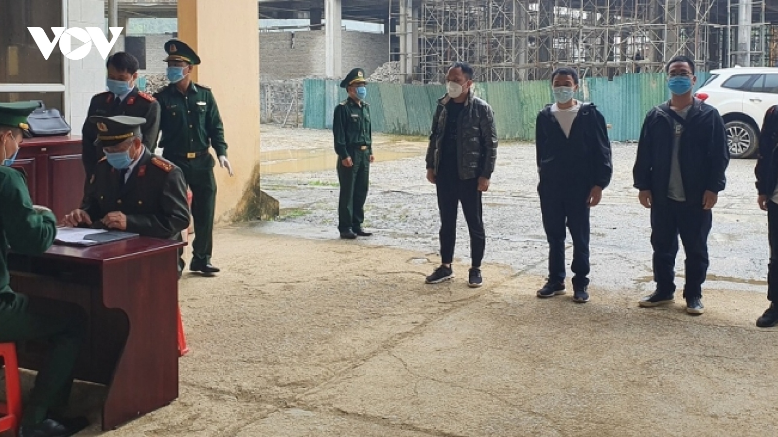 Cao Bằng trao trả 4 công dân Trung Quốc nhập cảnh trái phép