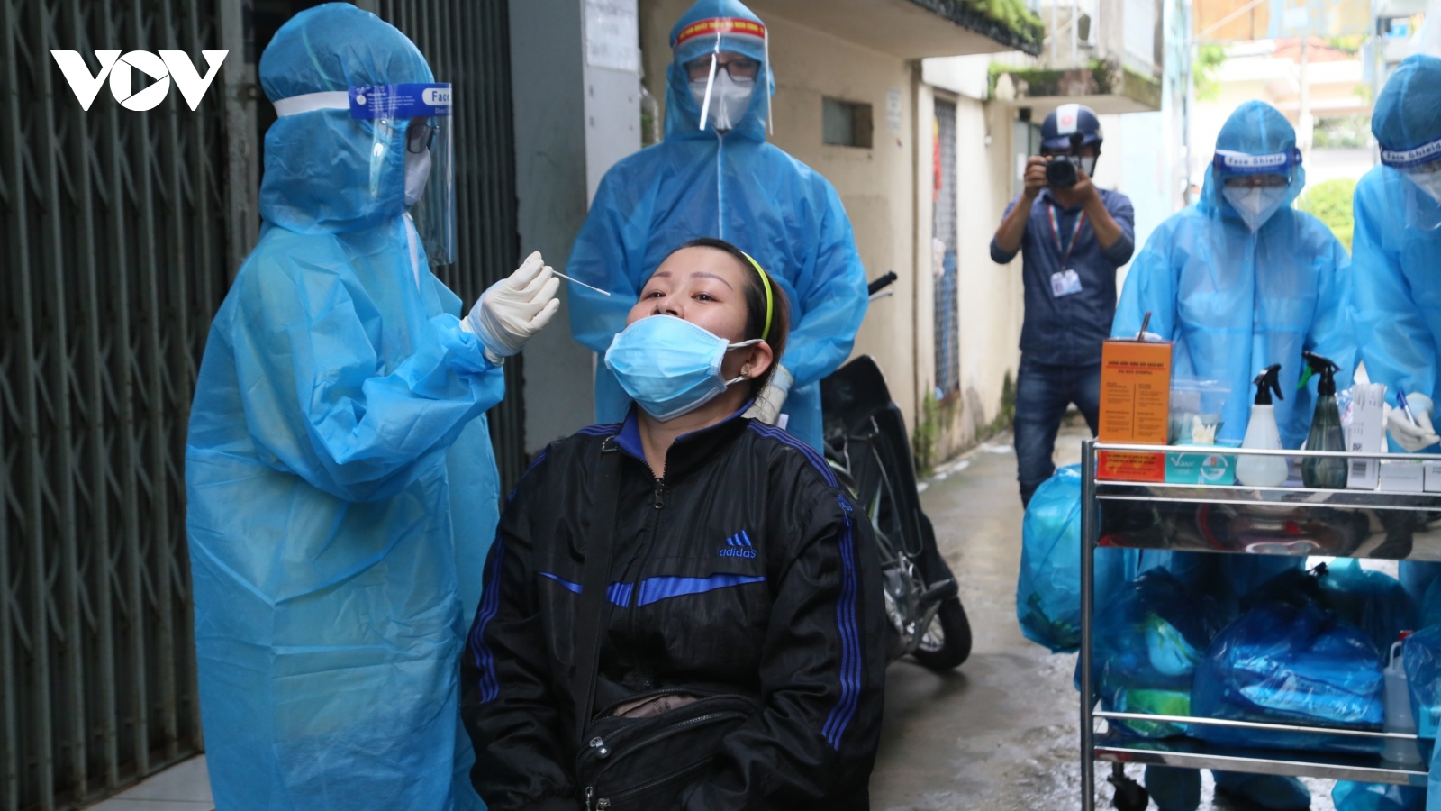 Xử cán bộ Đảng viên không gương mẫu trong phòng, chống dịch