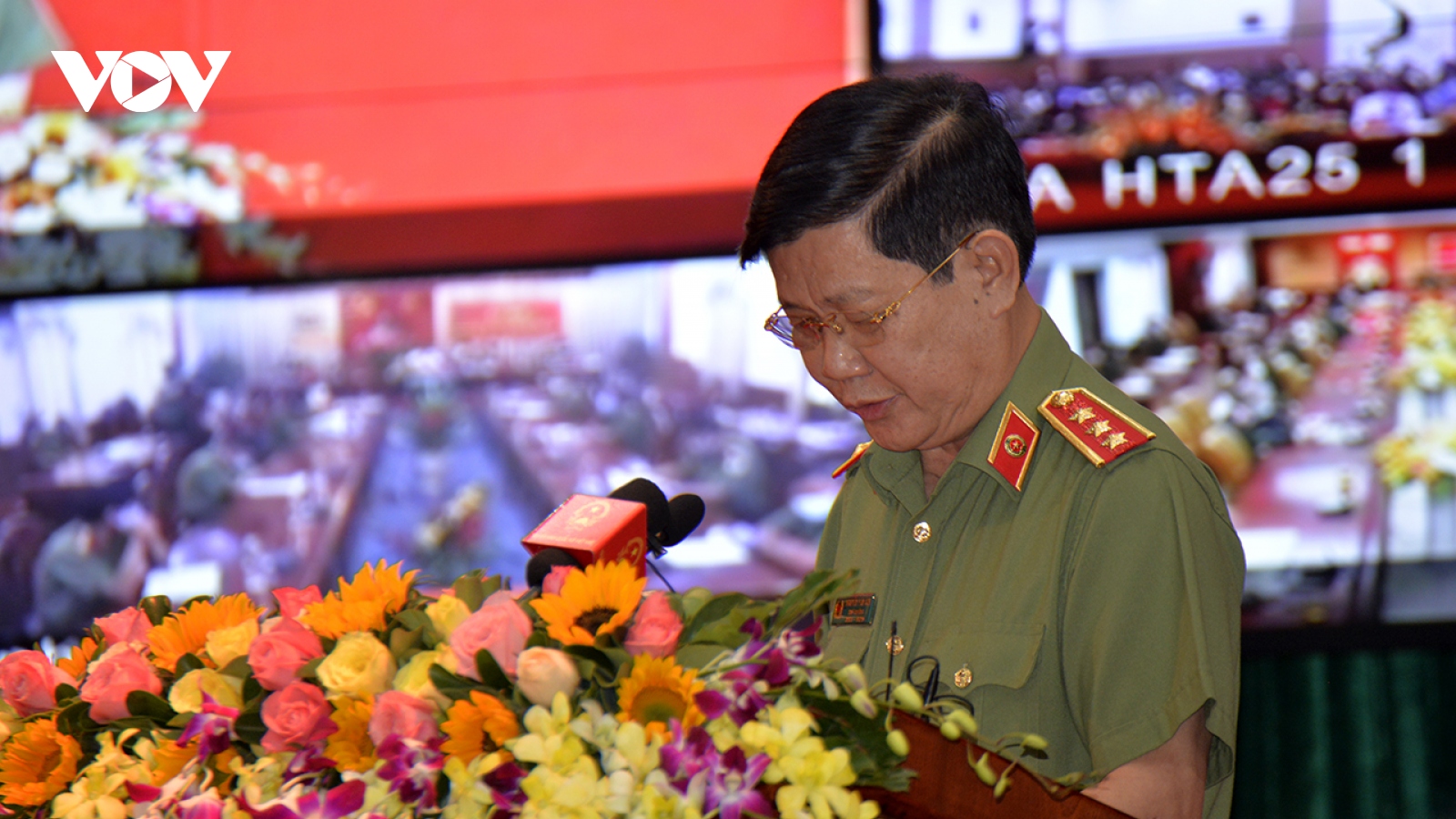 Hơn 10 ngàn cán bộ chiến sỹ Công an lây nhiễm, 17 người hy sinh khi chống dịch