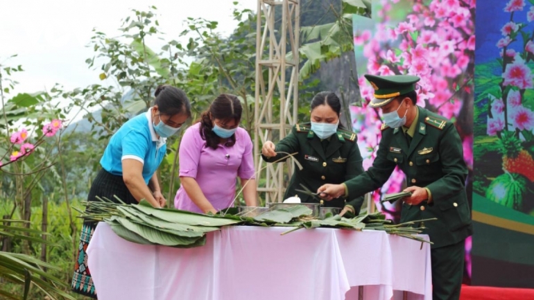 Early Tet celebration for needy people on Truong Son Mountain Range