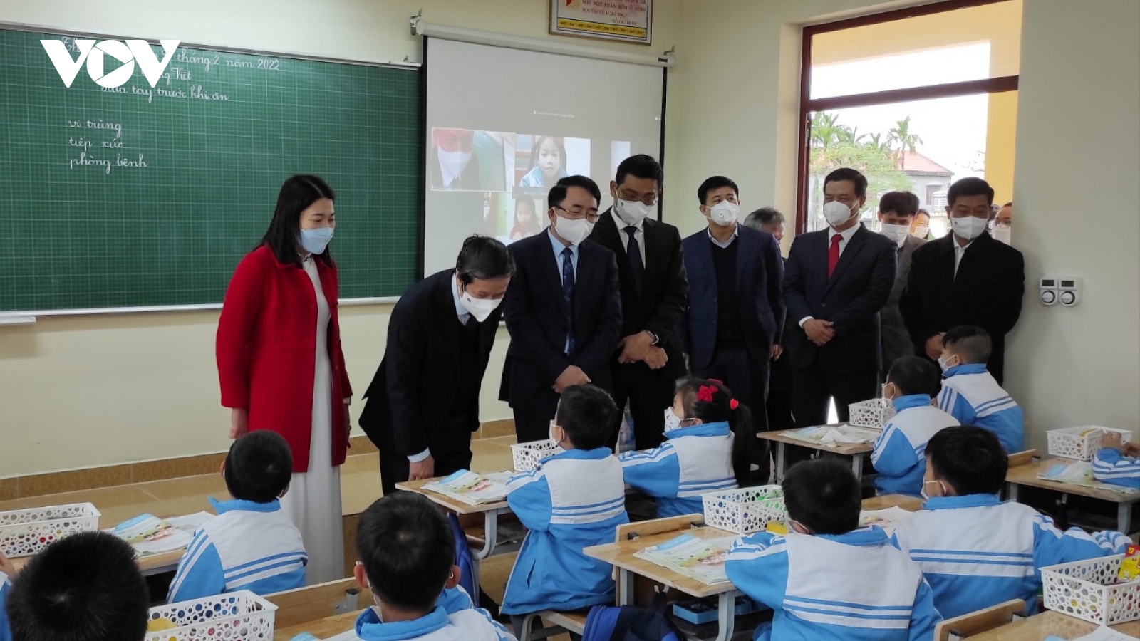 Bộ trưởng GD-ĐT: "Học sinh đến trường 1 buổi thì việc bán trú cả ngày hoàn toàn có thể"