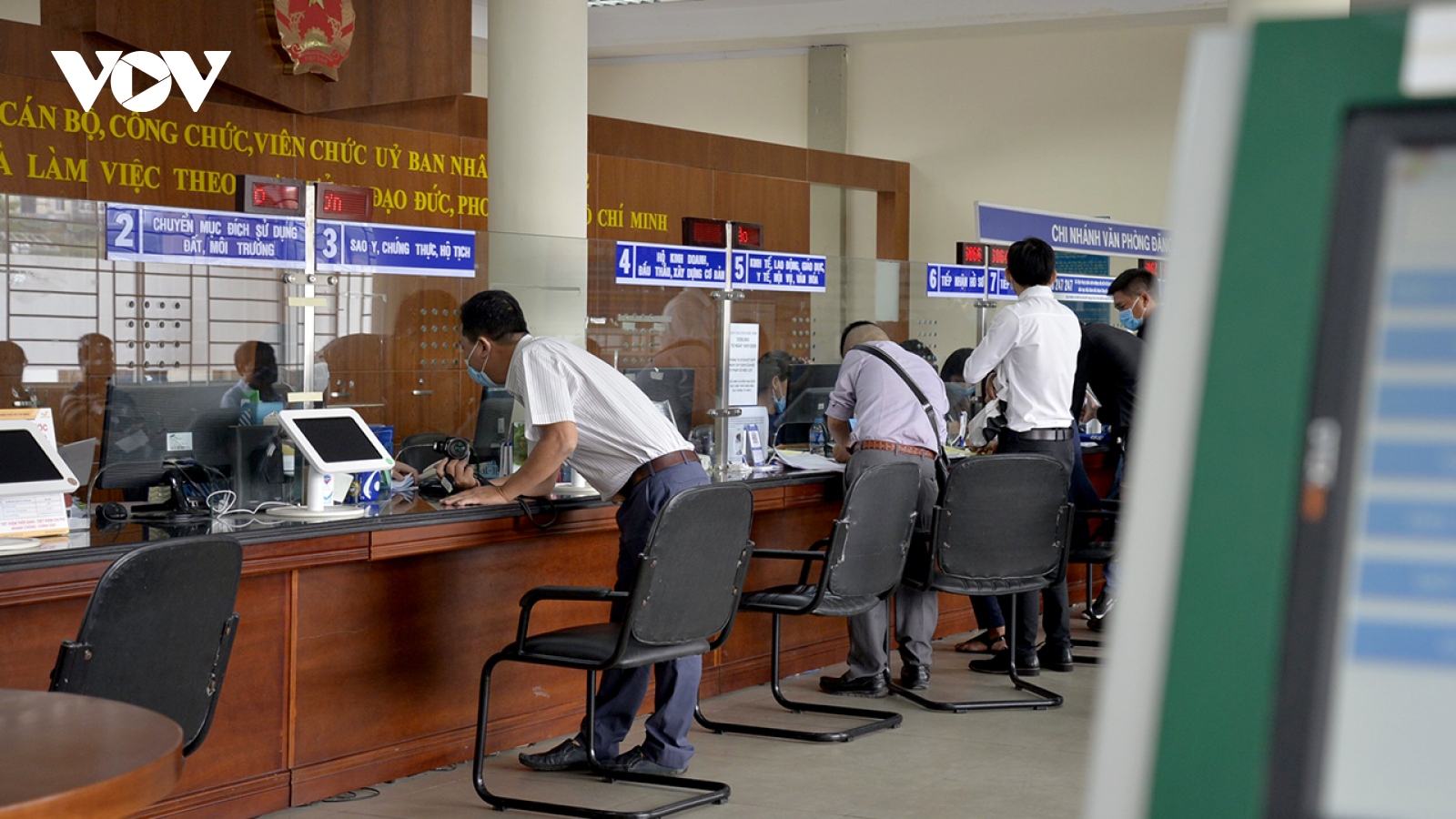 Nhiều cơ quan, công sở làm việc nghiêm túc sau Tết Nhâm Dần 2022