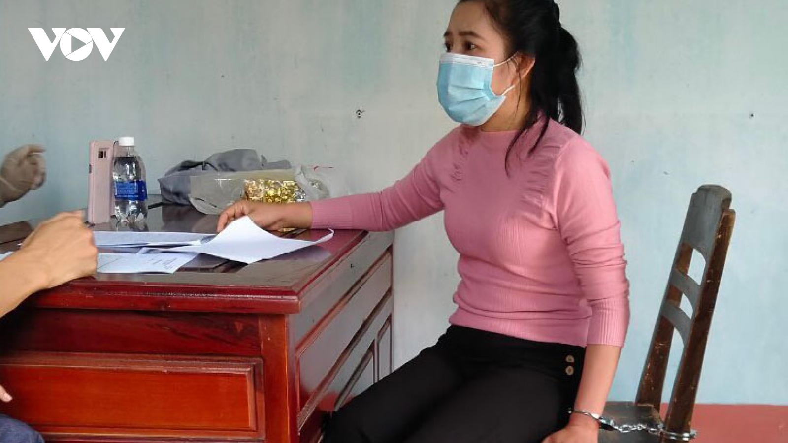 Bắt giữ đối tượng vận chuyển 1kg ma túy đá tại cửa khẩu Quốc tế Bờ Y