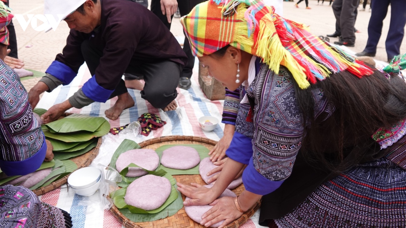 Tết đầu tiên của người Mông ở thôn nông thôn mới kiểu mẫu