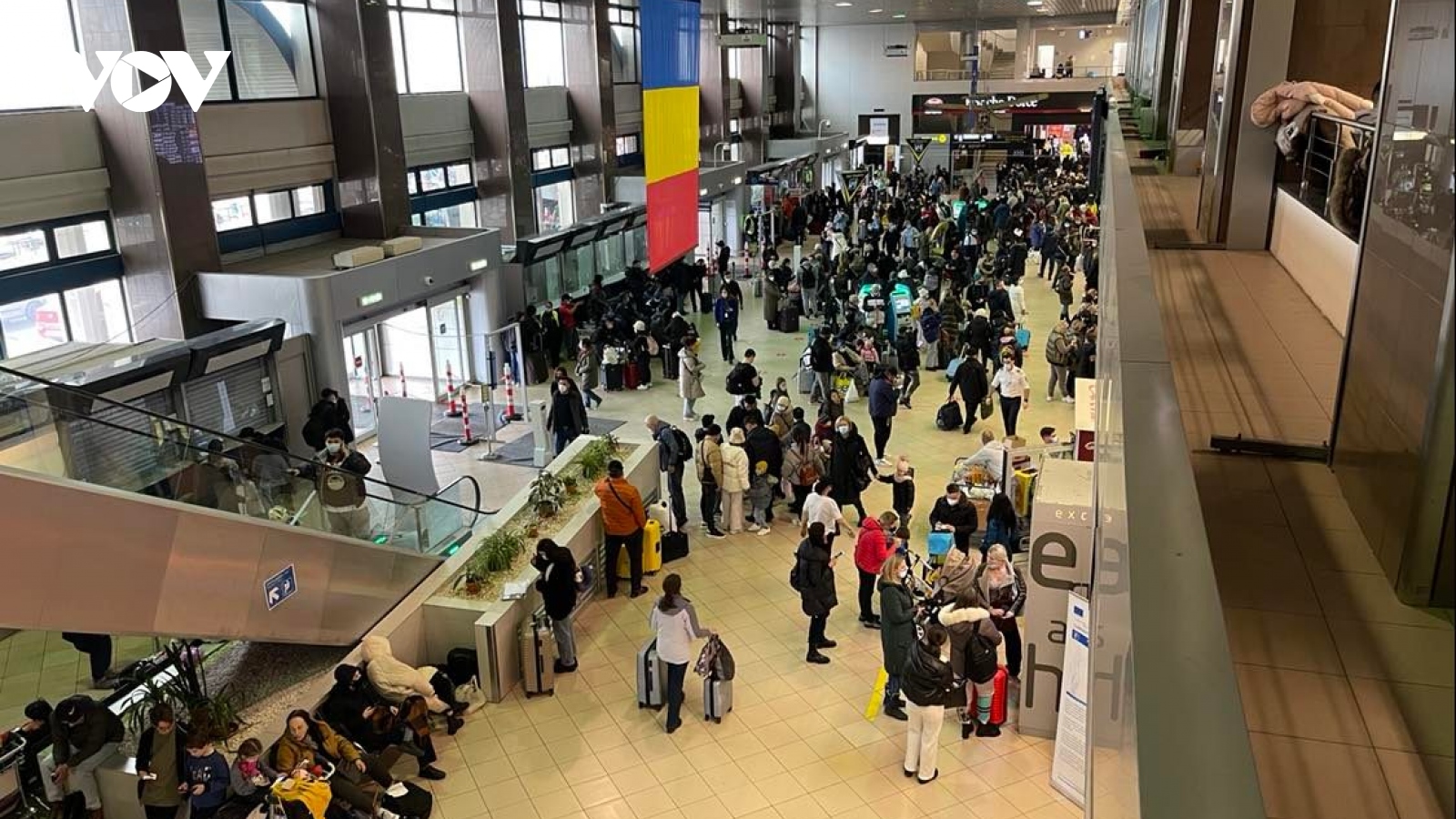 Chuyến bay cứu hộ đầu tiên đưa bà con từ Ukraine về Việt Nam đã cất cánh