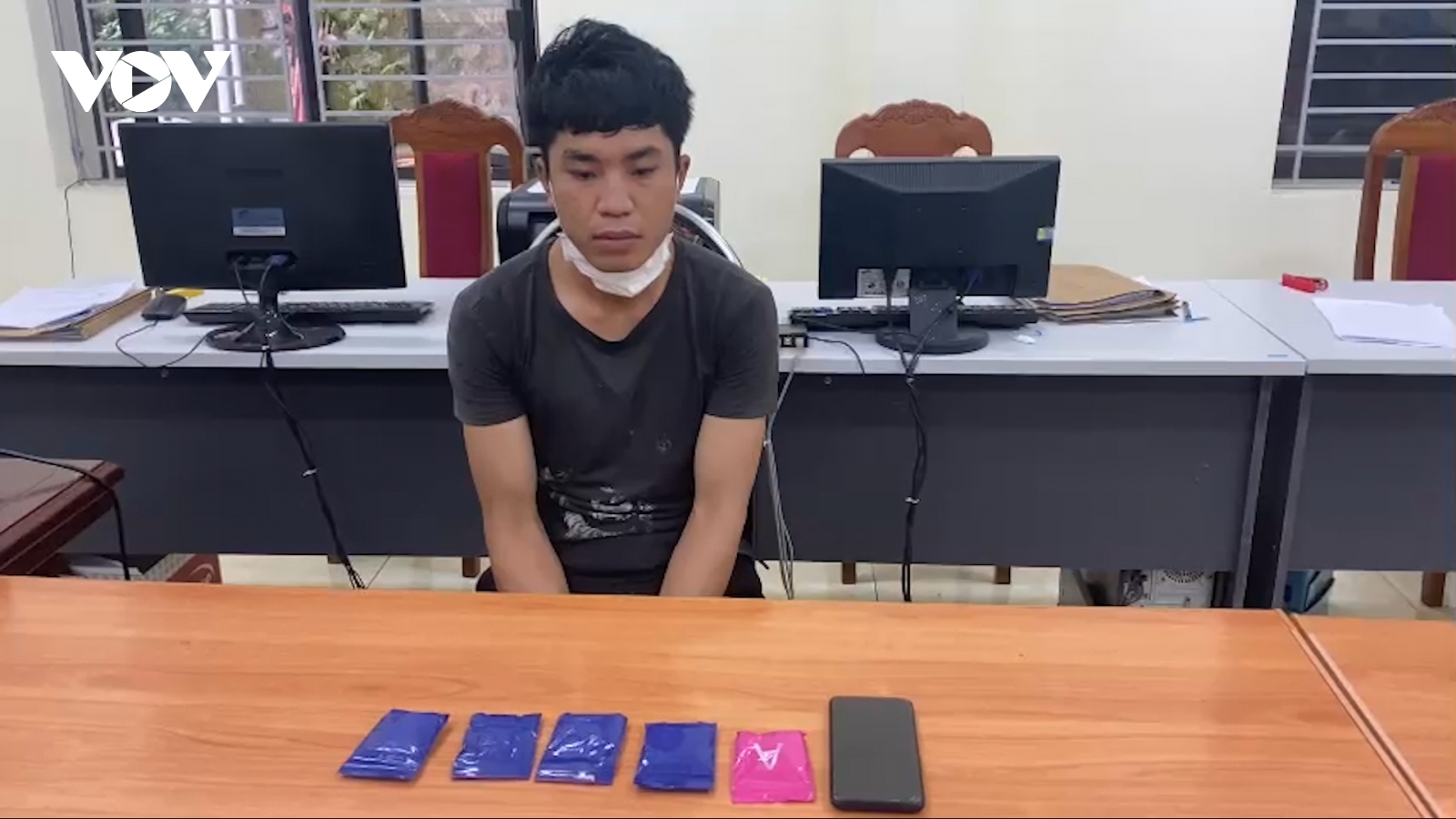 Bắt giữ đối tượng mua 1.000 viên ma túy từ biên giới về bán kiếm lời