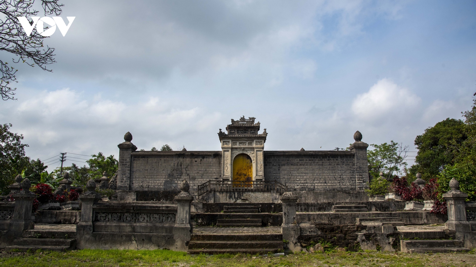 Lăng Vạn Vạn - Nơi ít người biết đến ở Huế