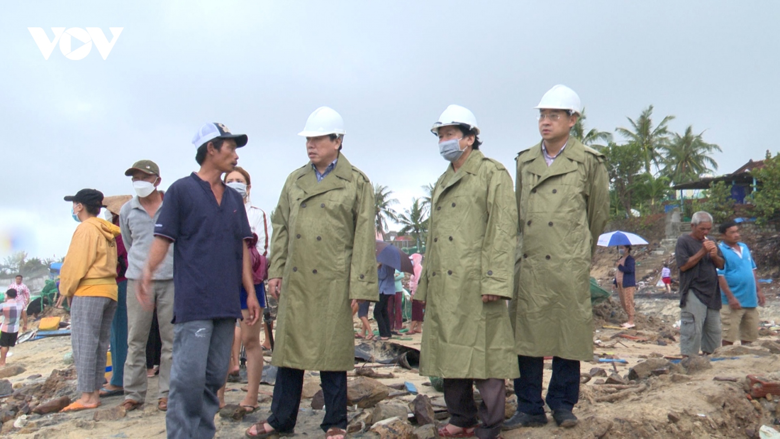 Mưa lớn ở Phú Yên làm 2 người mất tích, 90 tàu cá và 2000 lồng tôm bị cuốn trôi