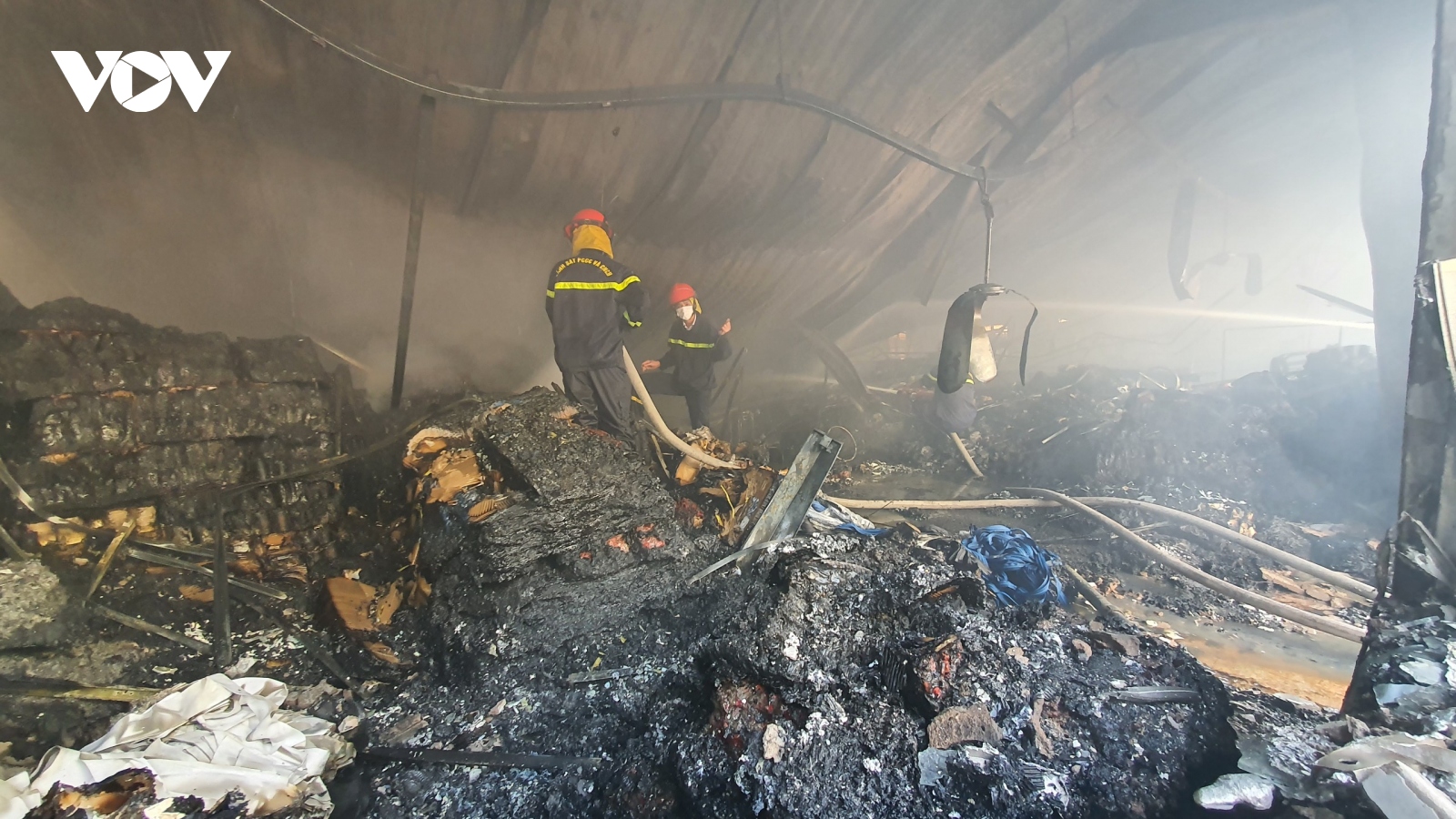 Cháy lớn tại kho hàng của Công ty Việt Pan Pacific ở Bắc Giang