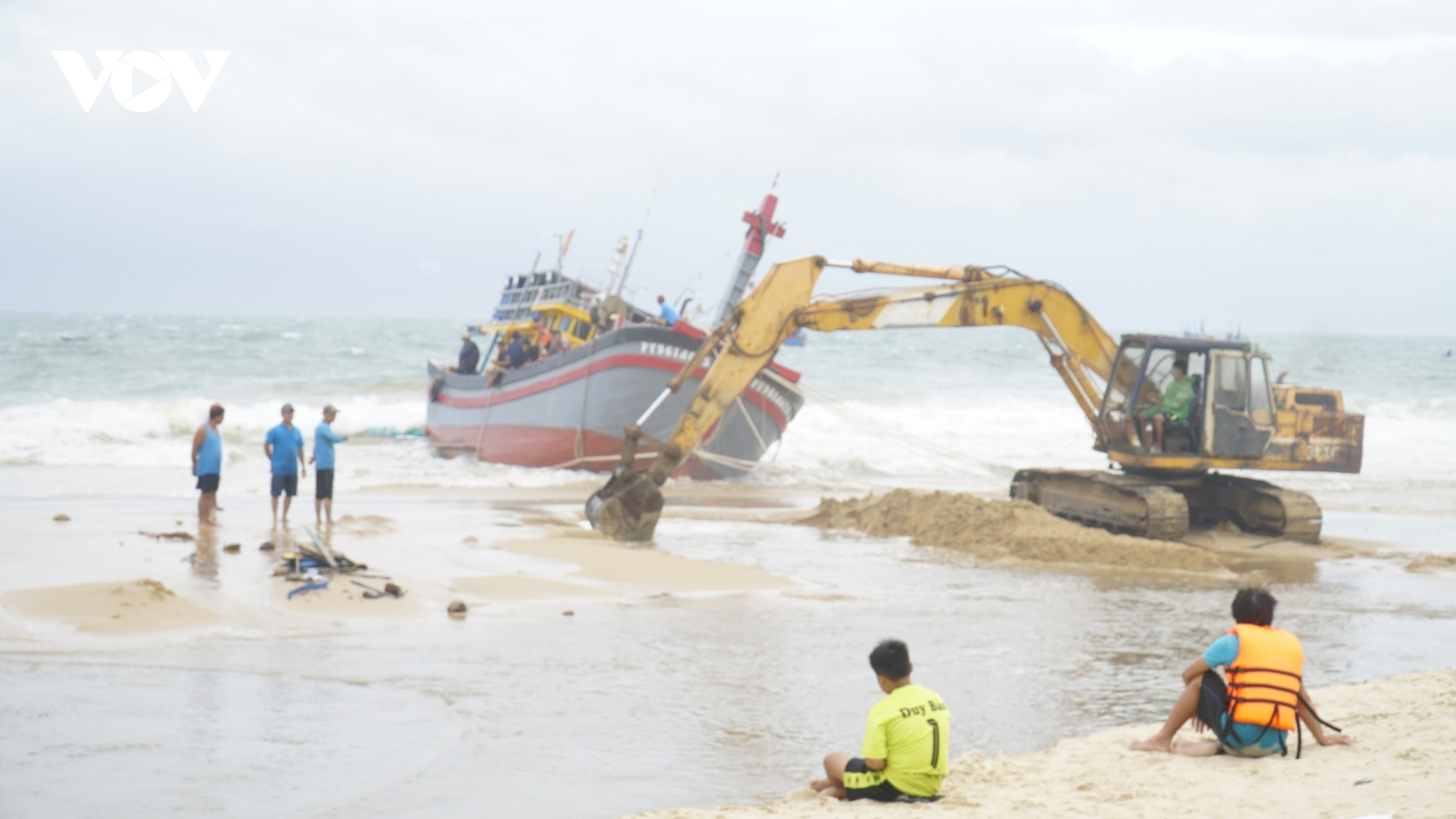 Trường Sa sẵn sàng đón các tàu cá vào tránh, trú
