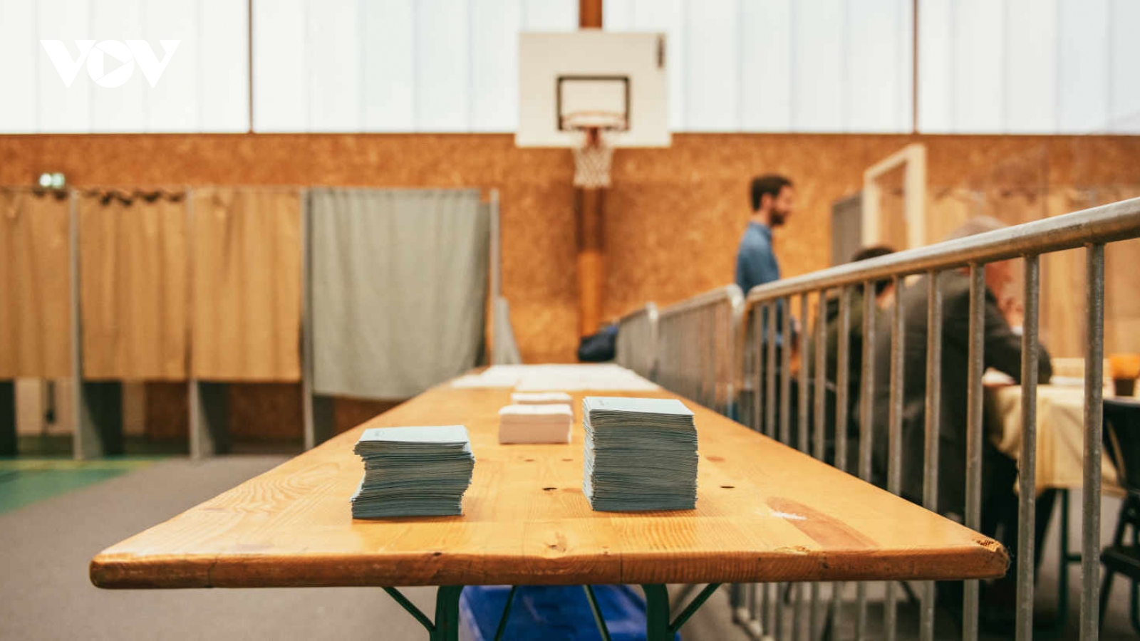 Nước Pháp bắt đầu bỏ phiếu chọn Tổng thống cho 5 năm tới