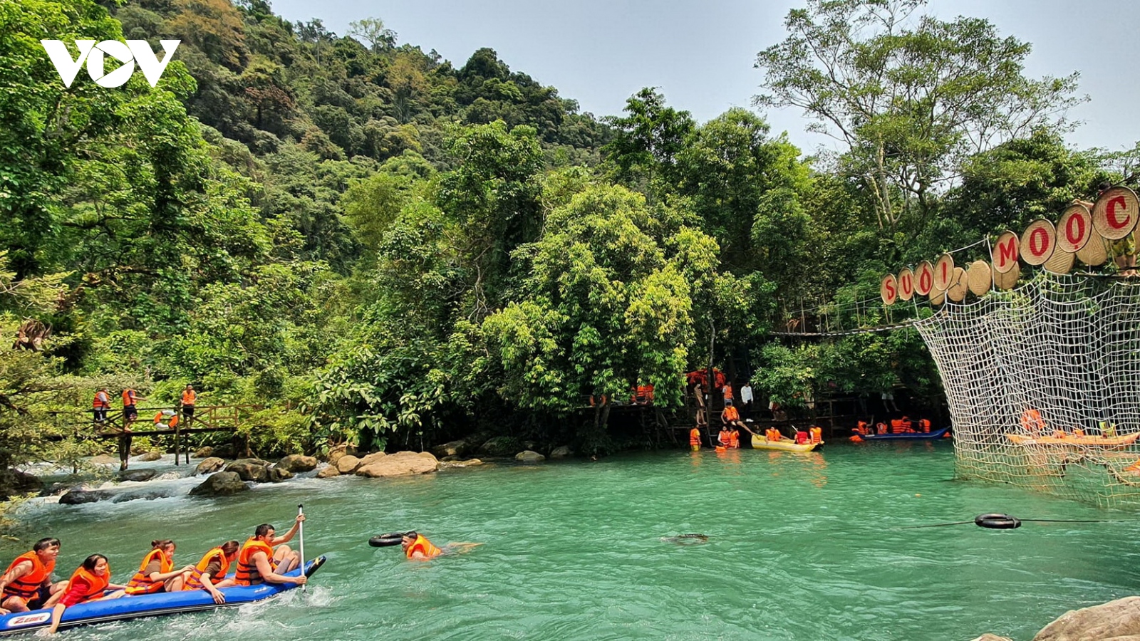 Du lịch phục hồi mạnh mẽ trên cả nước dịp Giỗ Tổ Hùng Vương