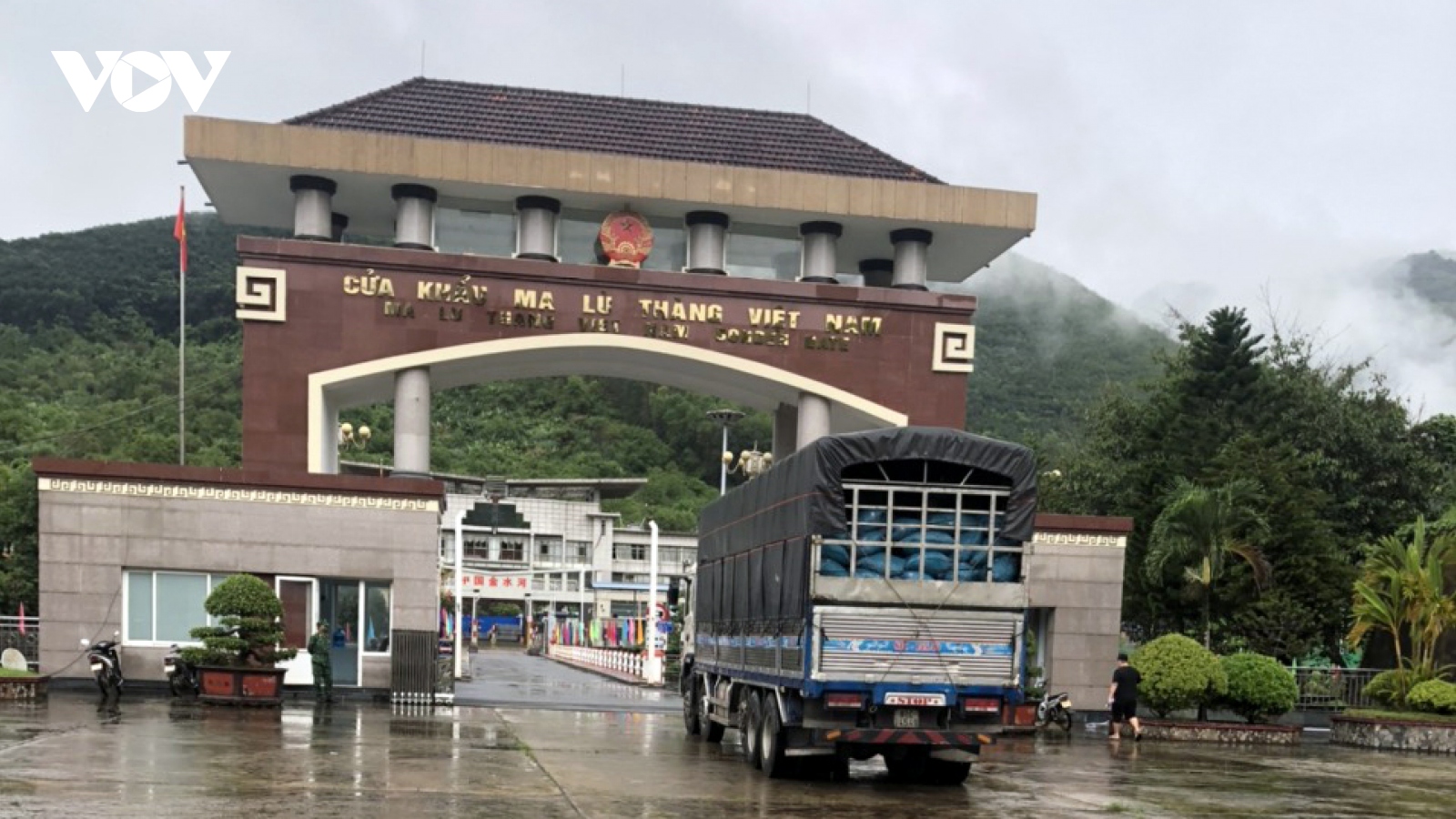 Cửa khẩu Ma Lù Thàng (Lai Châu) hoạt động trở lại