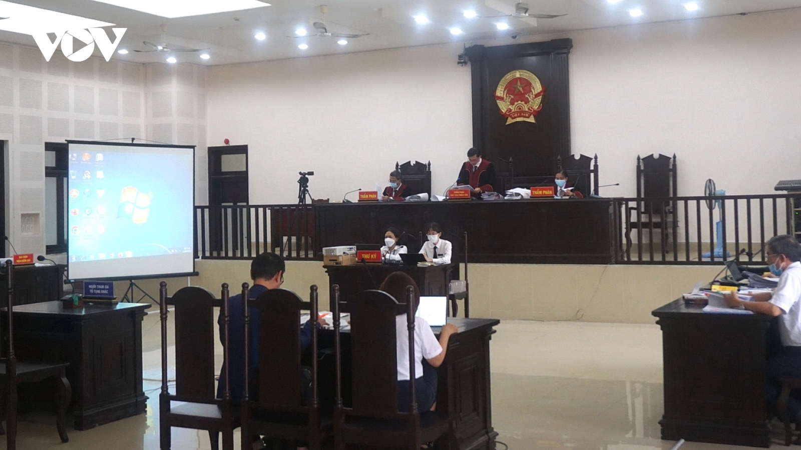 Tuyên án vụ giám đốc uống thuốc tự tử tại tòa tranh chấp hợp đồng chuyển nhượng đất