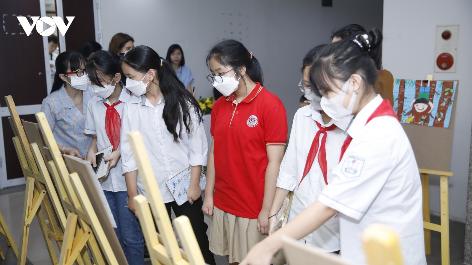 Hơn 3.600 bức tranh của học sinh vẽ về chủ đề “Vui vẽ tranh, góp rừng xanh”