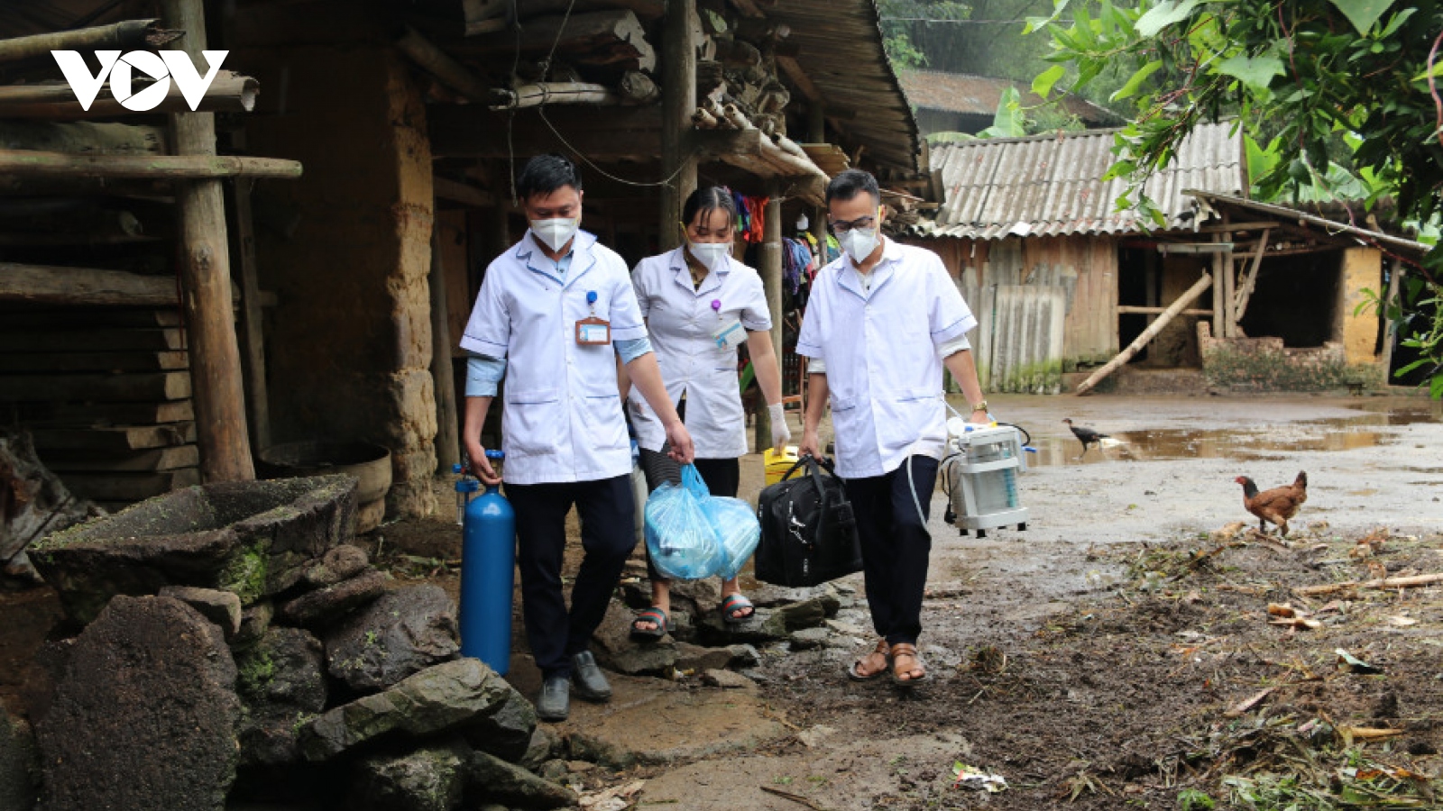 Vì sao Lào Cai không có hiện tượng cán bộ y tế ồ ạt xin thôi việc?