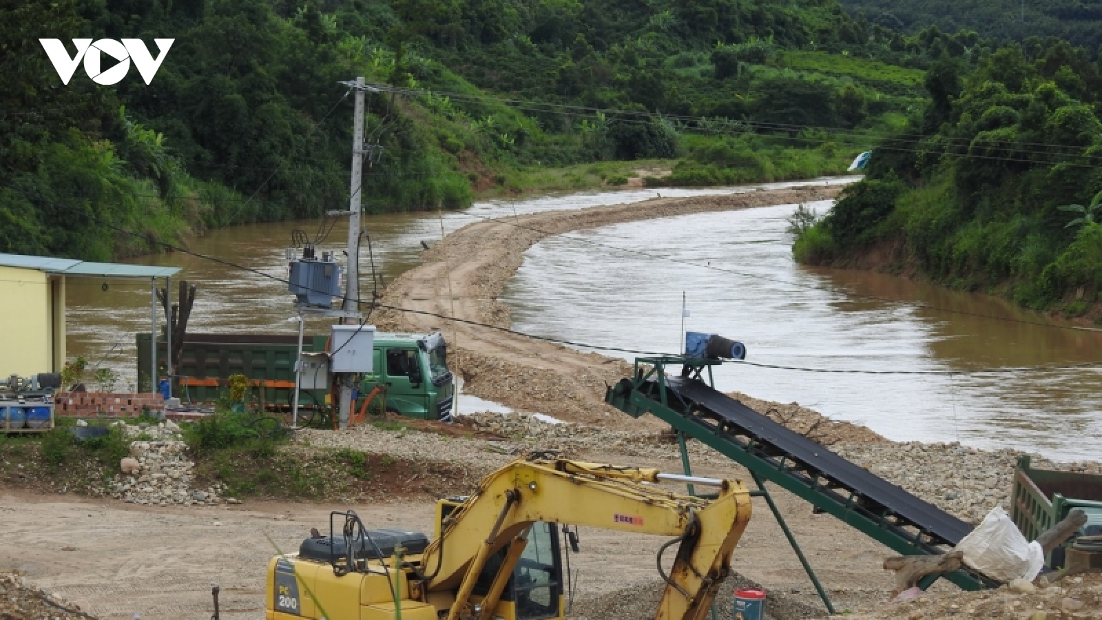 Nhiều sai phạm tại điểm mỏ khai thác cát ở Kon Tum
