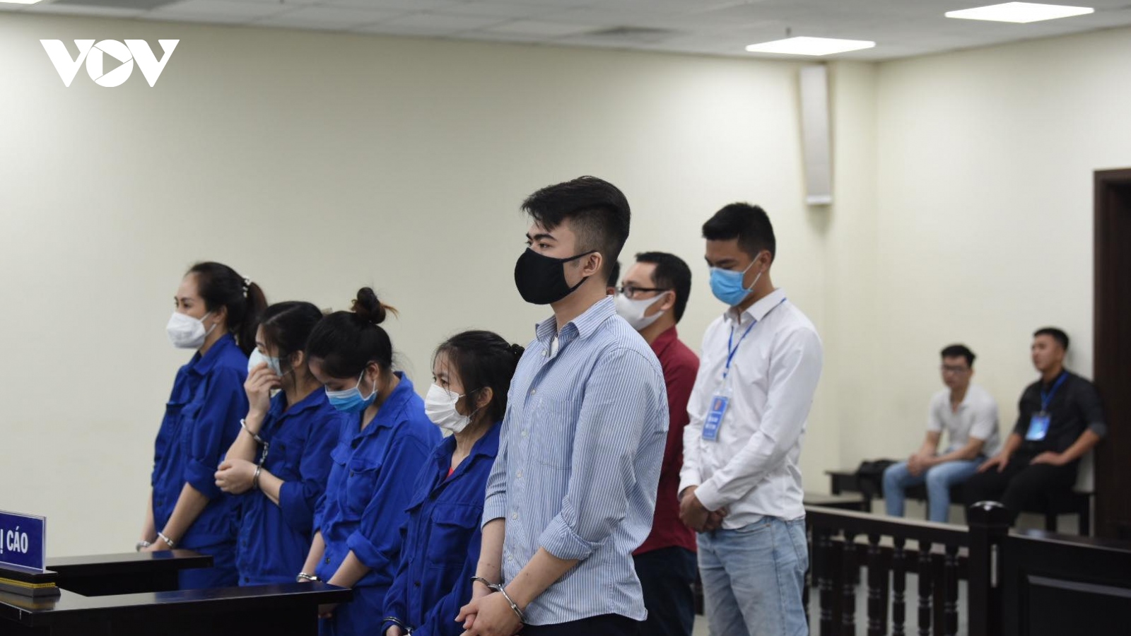 9 bị cáo trong đường dây giả danh công an, viện kiểm sát lừa đảo tiền tỷ lĩnh án