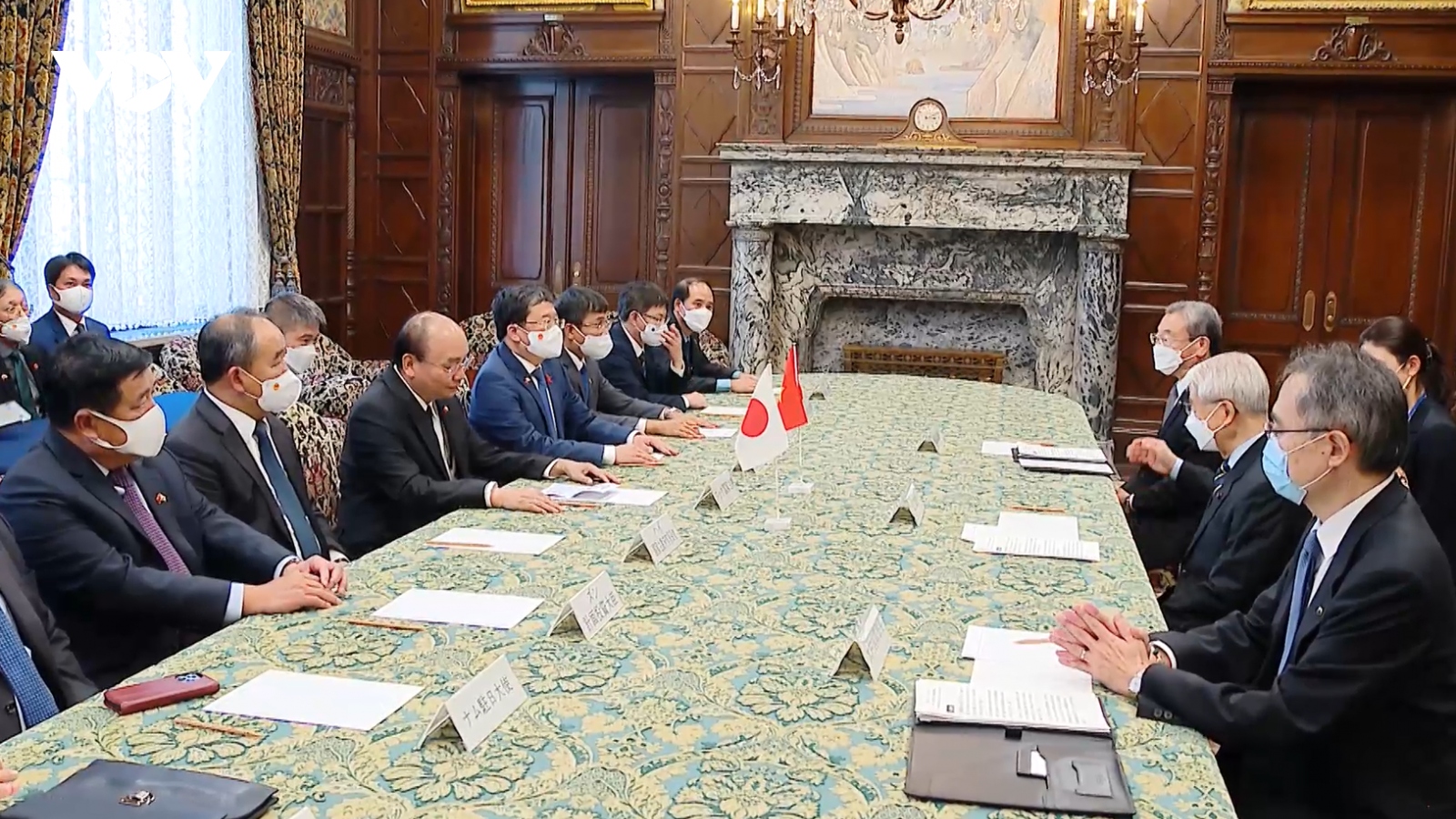 Chủ tịch nước Nguyễn Xuân Phúc hội kiến Chủ tịch Thượng viện và Hạ viện Nhật Bản