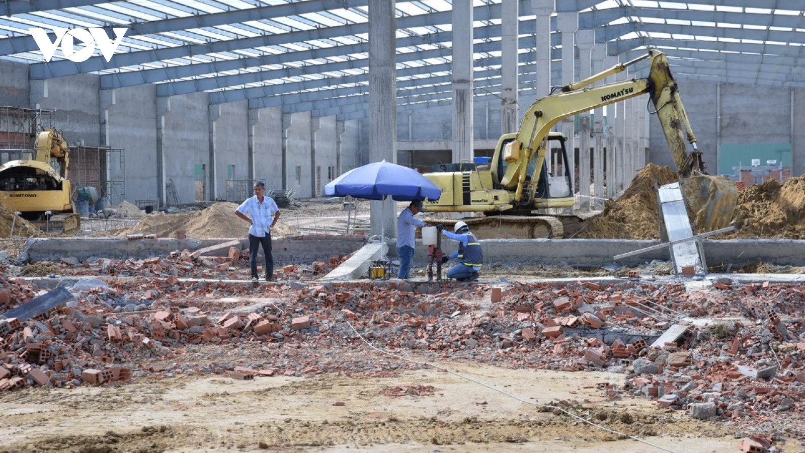 Vụ sập tường ở Bình Định: Thêm bức tường dài 20 mét đối diện bị sập