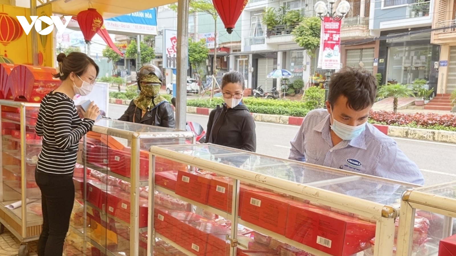 Gia Lai đa dạng mặt hàng bánh Trung thu