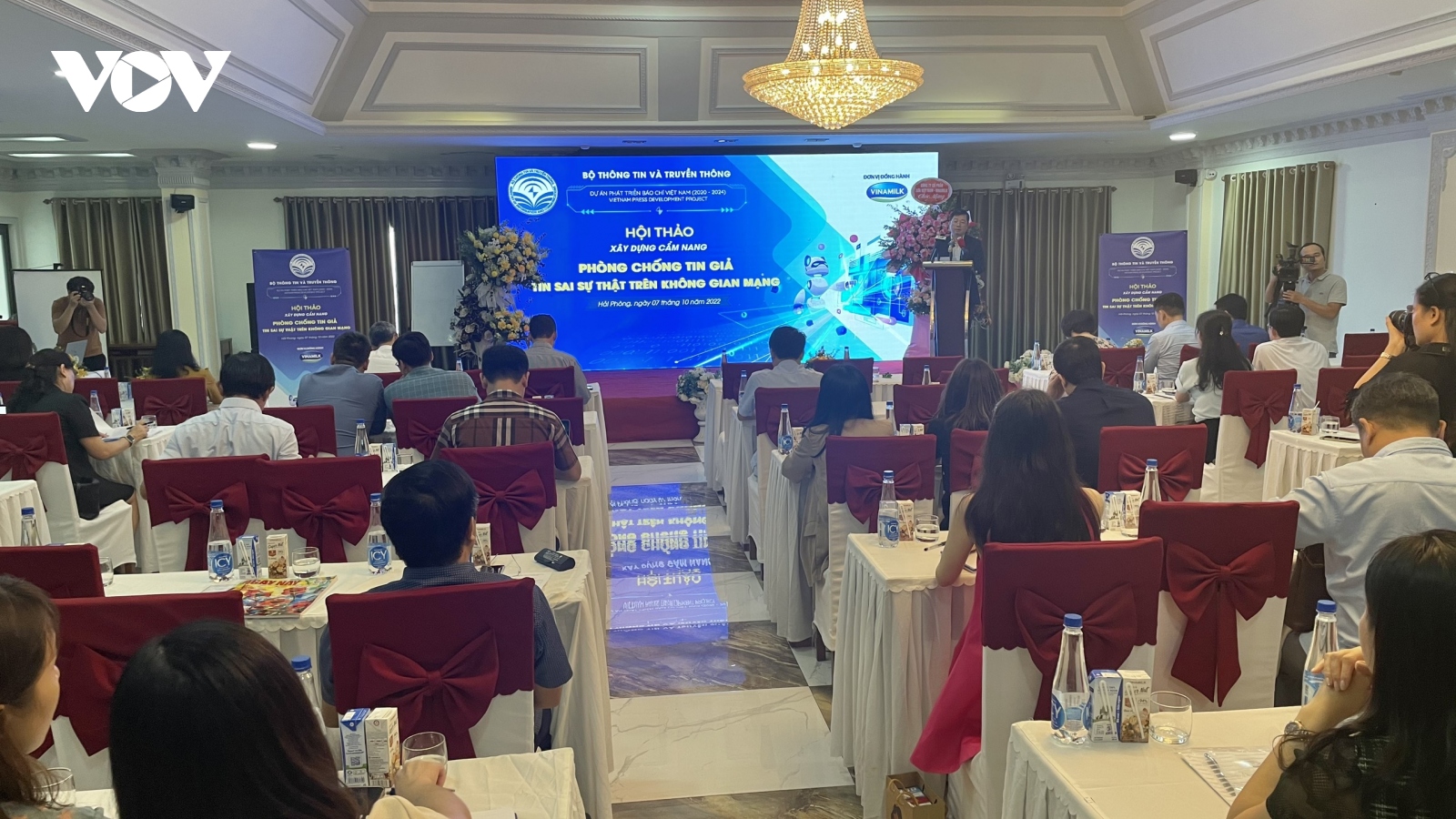 Chủ động thông tin cho báo chí là một biện pháp để ngăn chặn tin giả