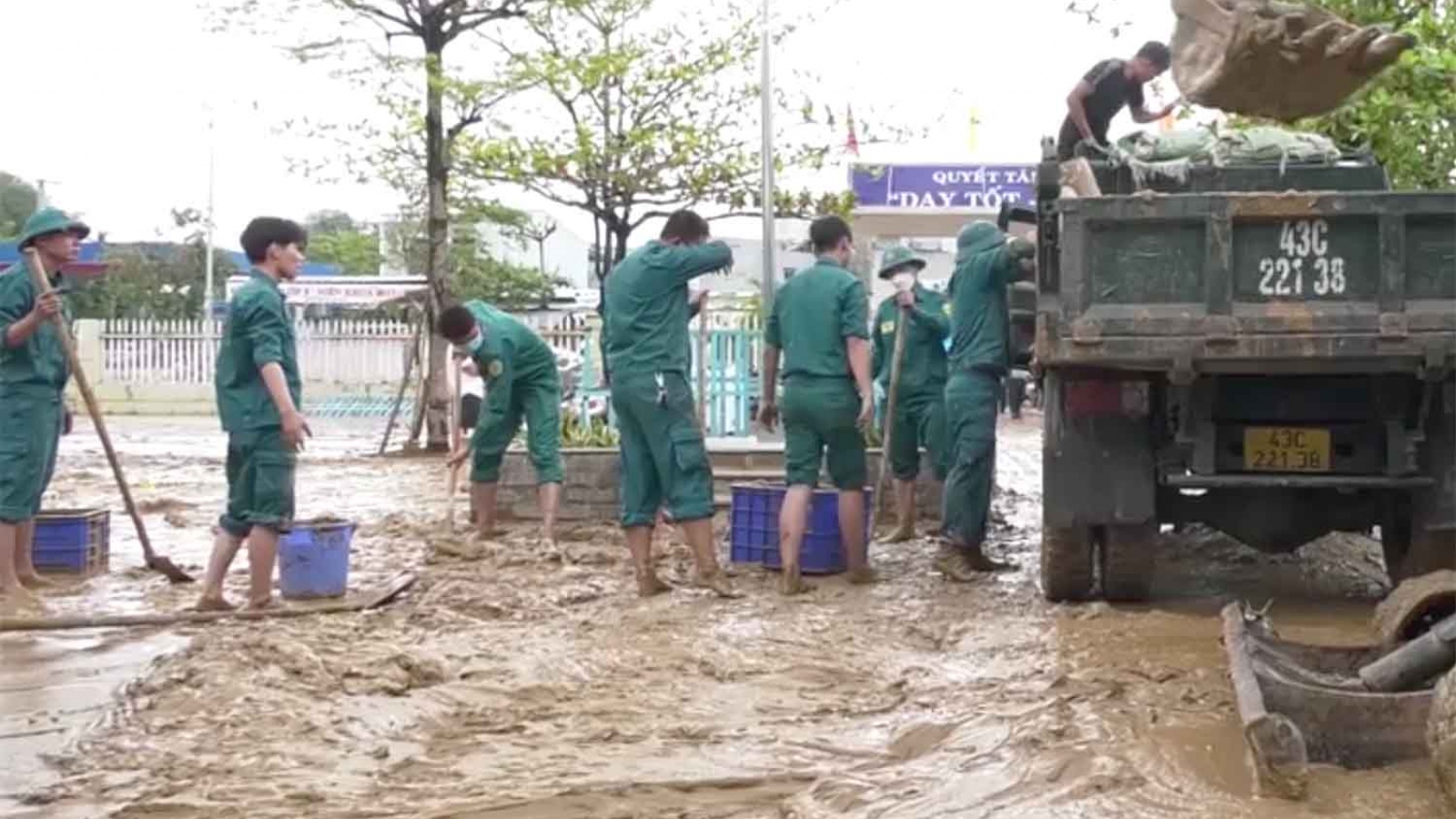 Đà Nẵng không để học sinh thiếu sách vở do lũ lụt