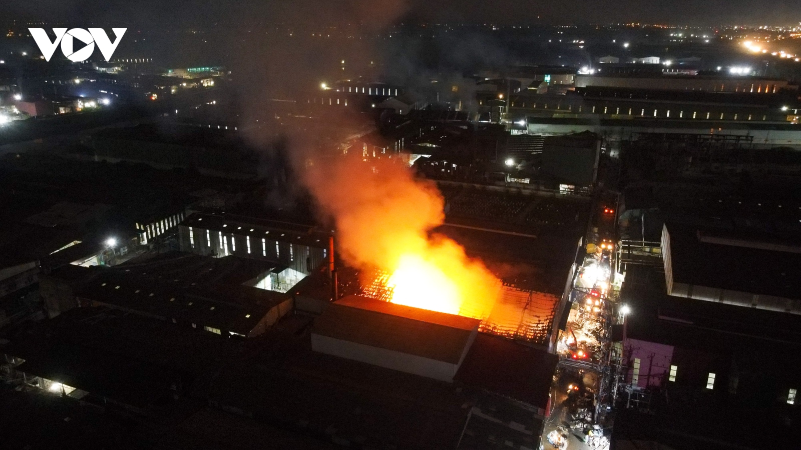 Cháy lớn tại công ty giấy ở Phong Khê, Bắc Ninh