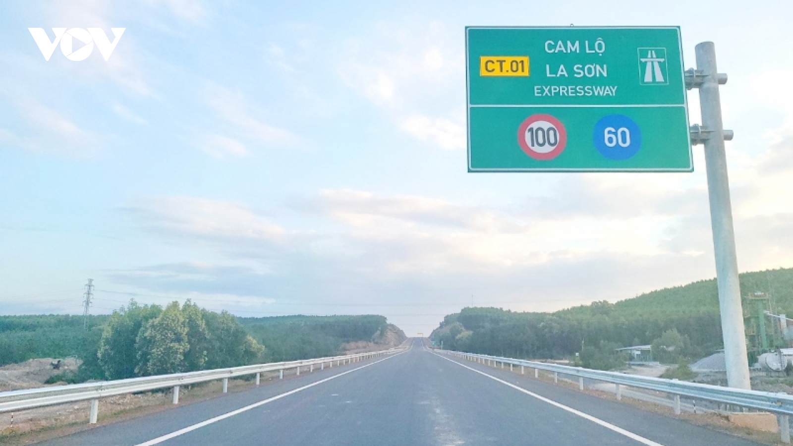 Miền Trung sắp có thêm 100 km đường bộ cao tốc