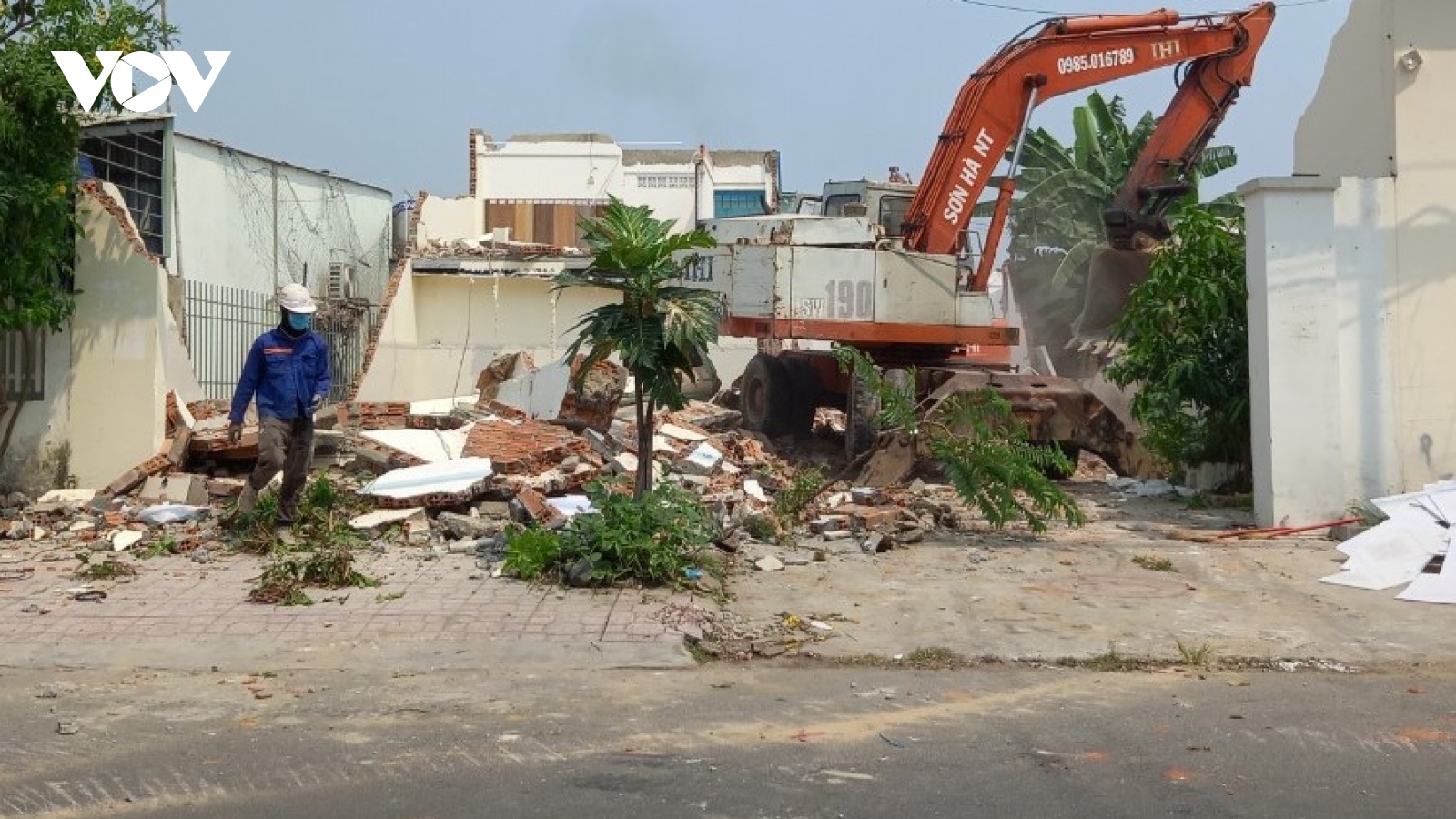 Cưỡng chế hàng trăm công trình xây dựng không phép tại Khánh Hòa