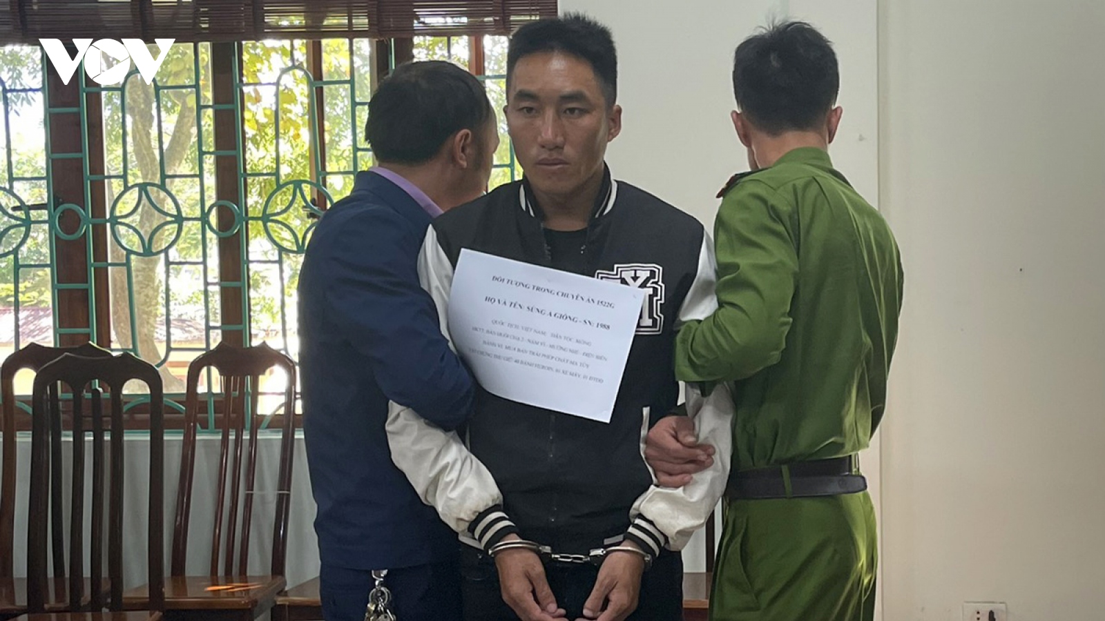 Mang 40 bánh heroin từ Điện Biên sang Lai Châu