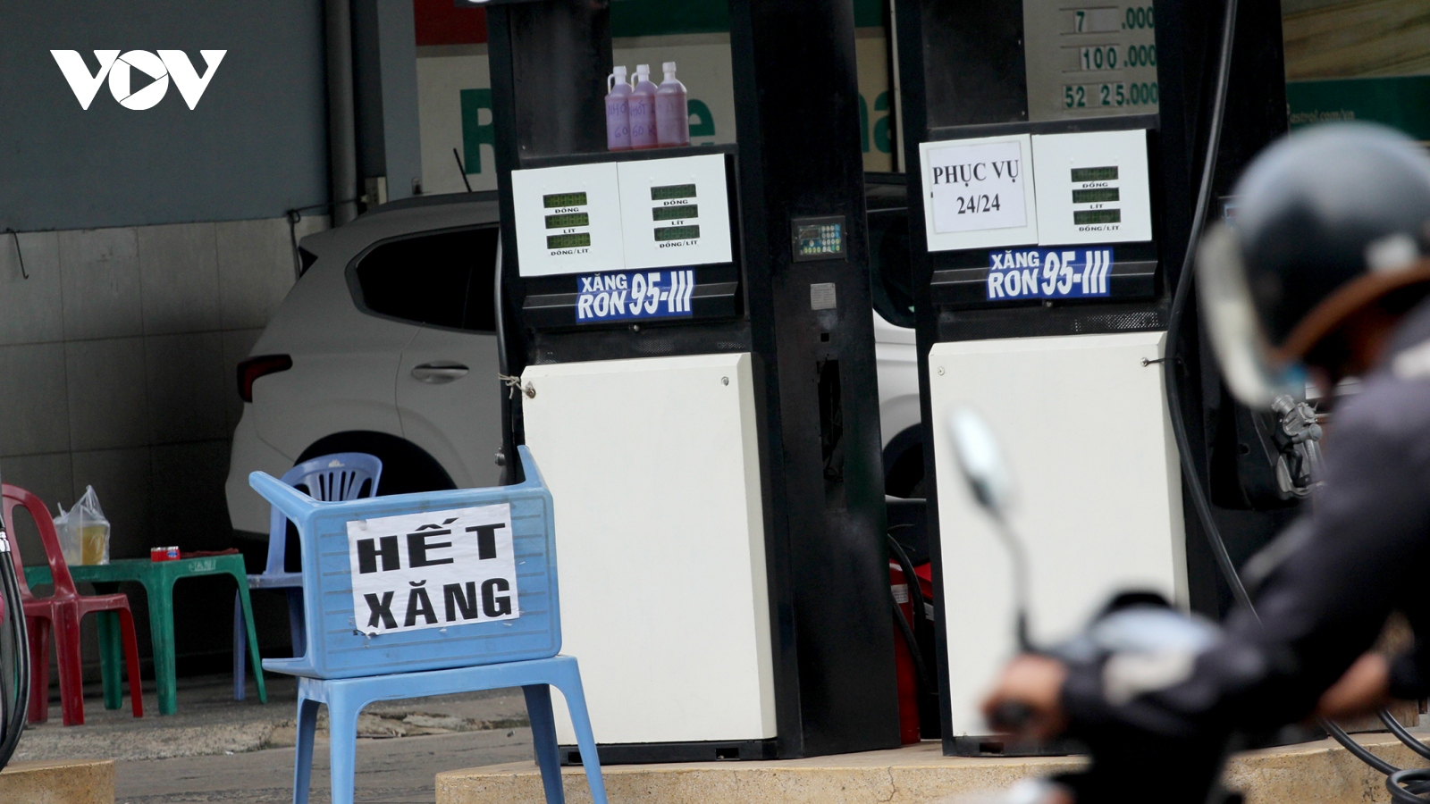 Cây xăng ở khu vực ngoại thành TP.HCM luôn trong tình trạng thiếu hàng