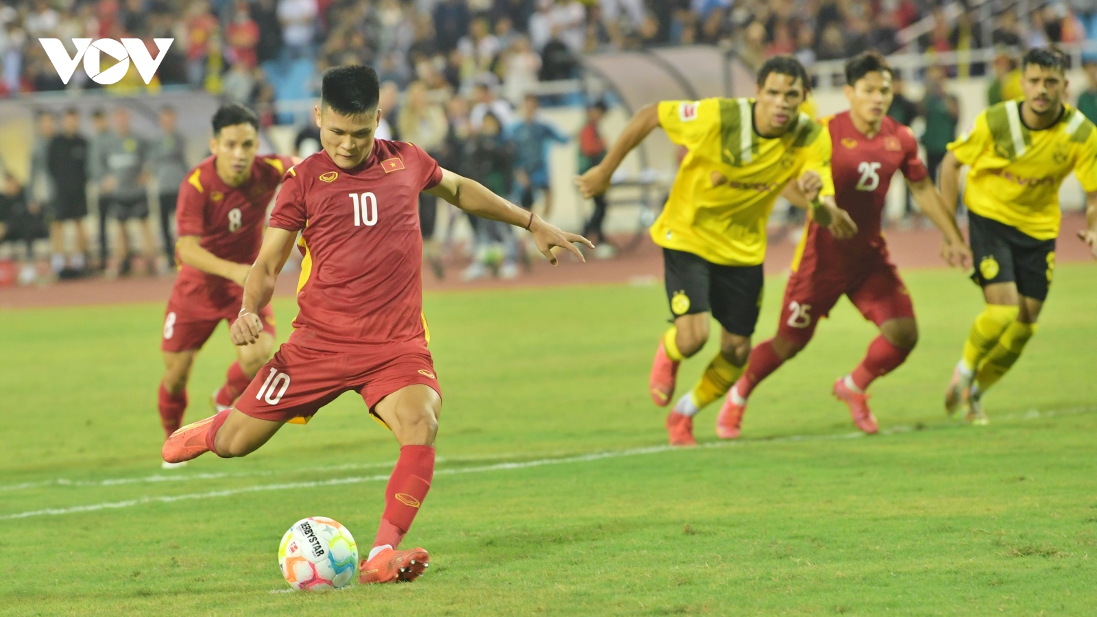 Tuấn Hải tiết lộ điều bất ngờ về sự cố khung thành ở sân Mỹ Đình