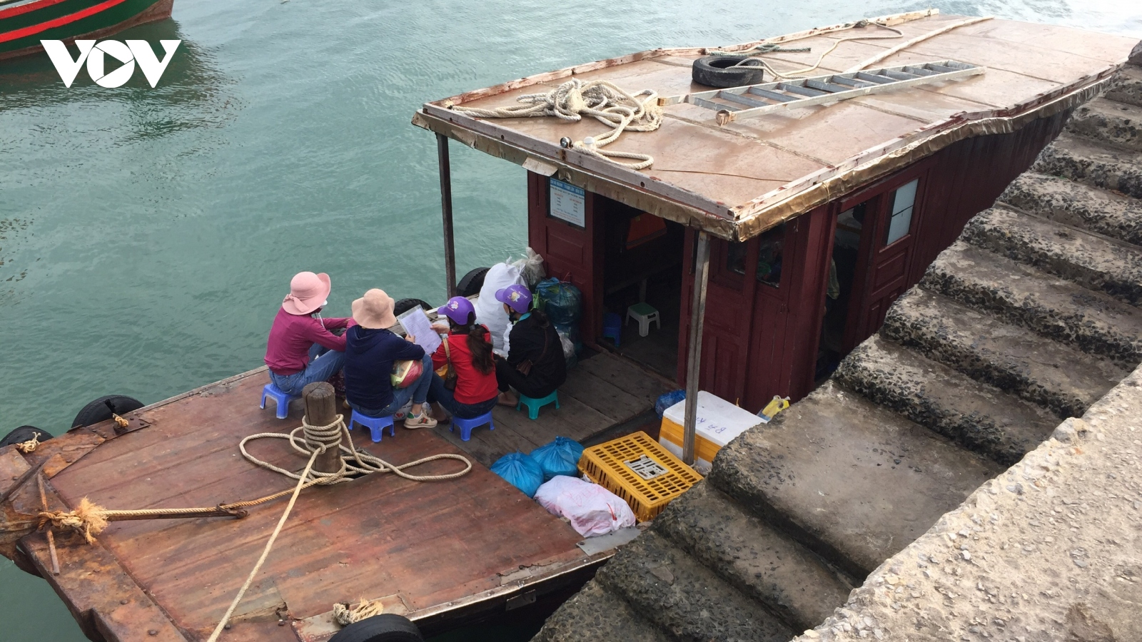 Thiếu giáo viên ở huyện đảo Cô Tô: Cô giáo dạy cả mầm non và tiểu học